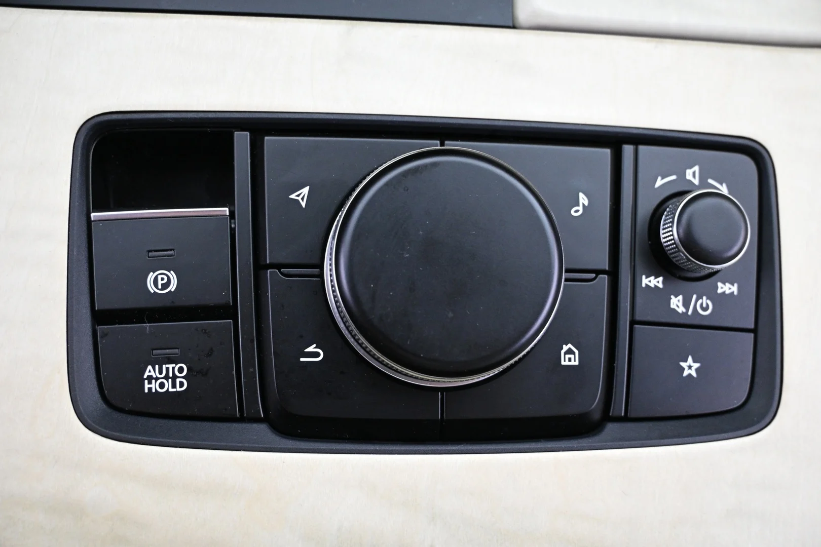 Car Image - 4HxDoZgstX8t1STzhhL6k7