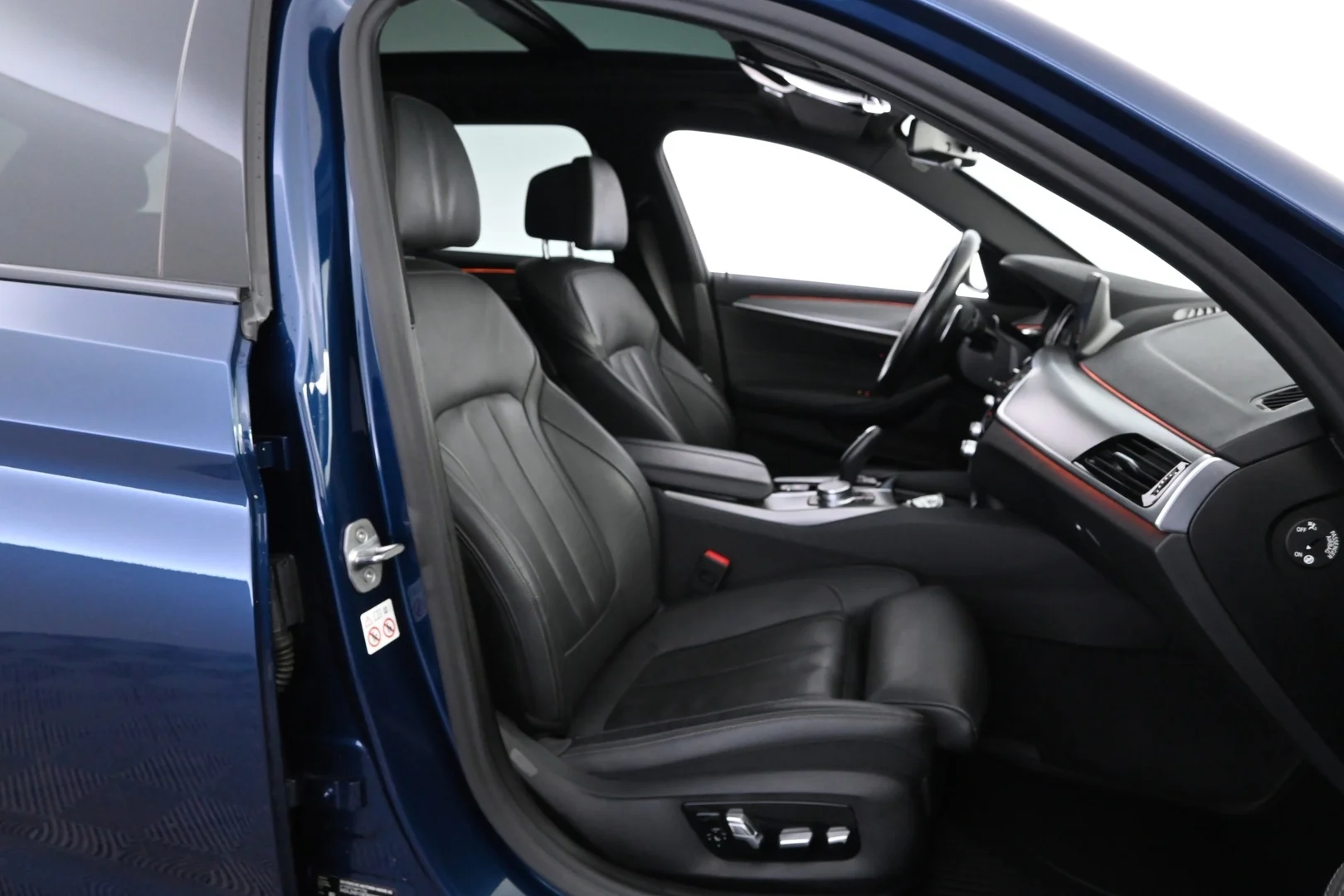 Car Image - an2voZWe11tosbg275H3u