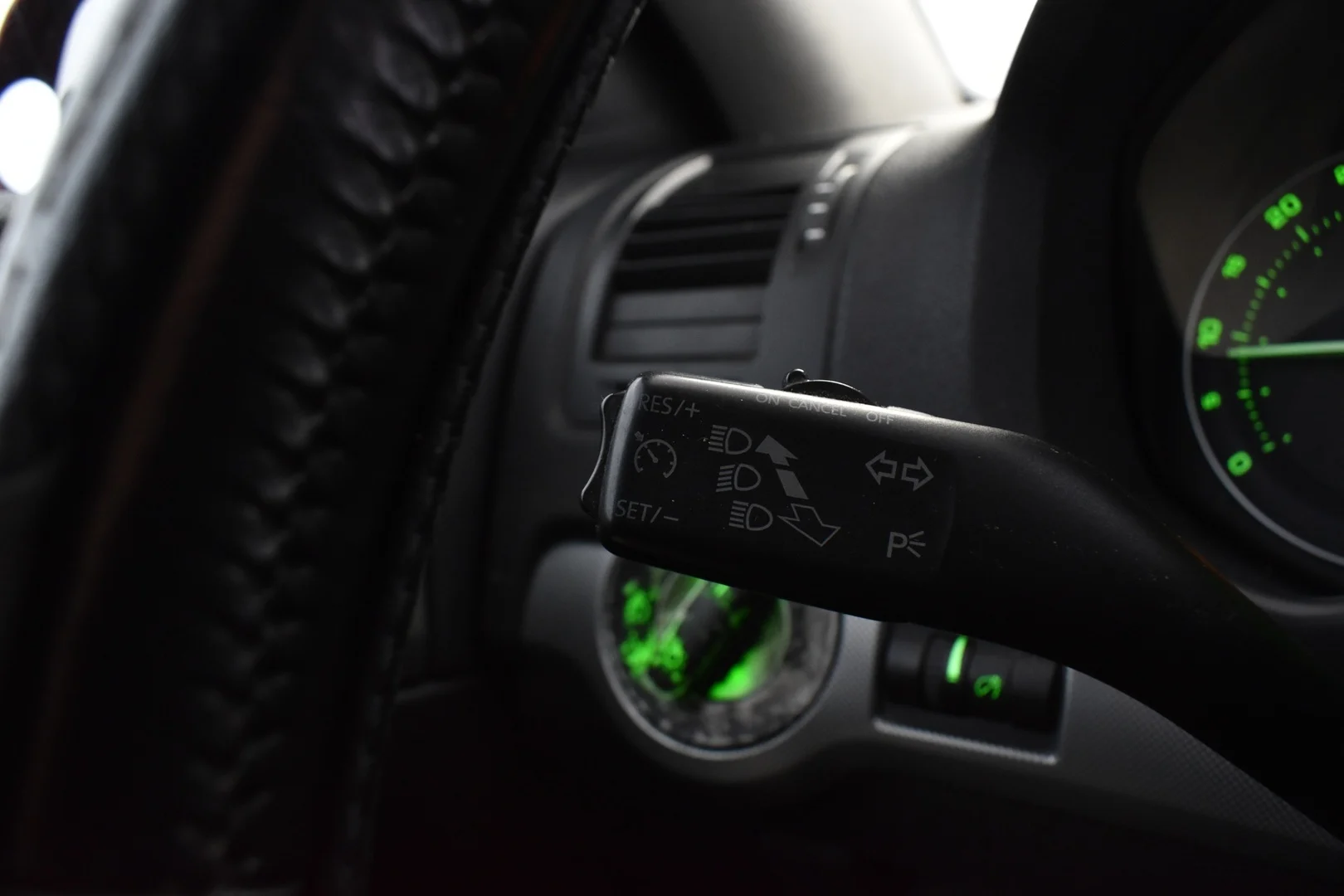 Car Image - 1UxU6LSHITIcvP2uDx2cWR