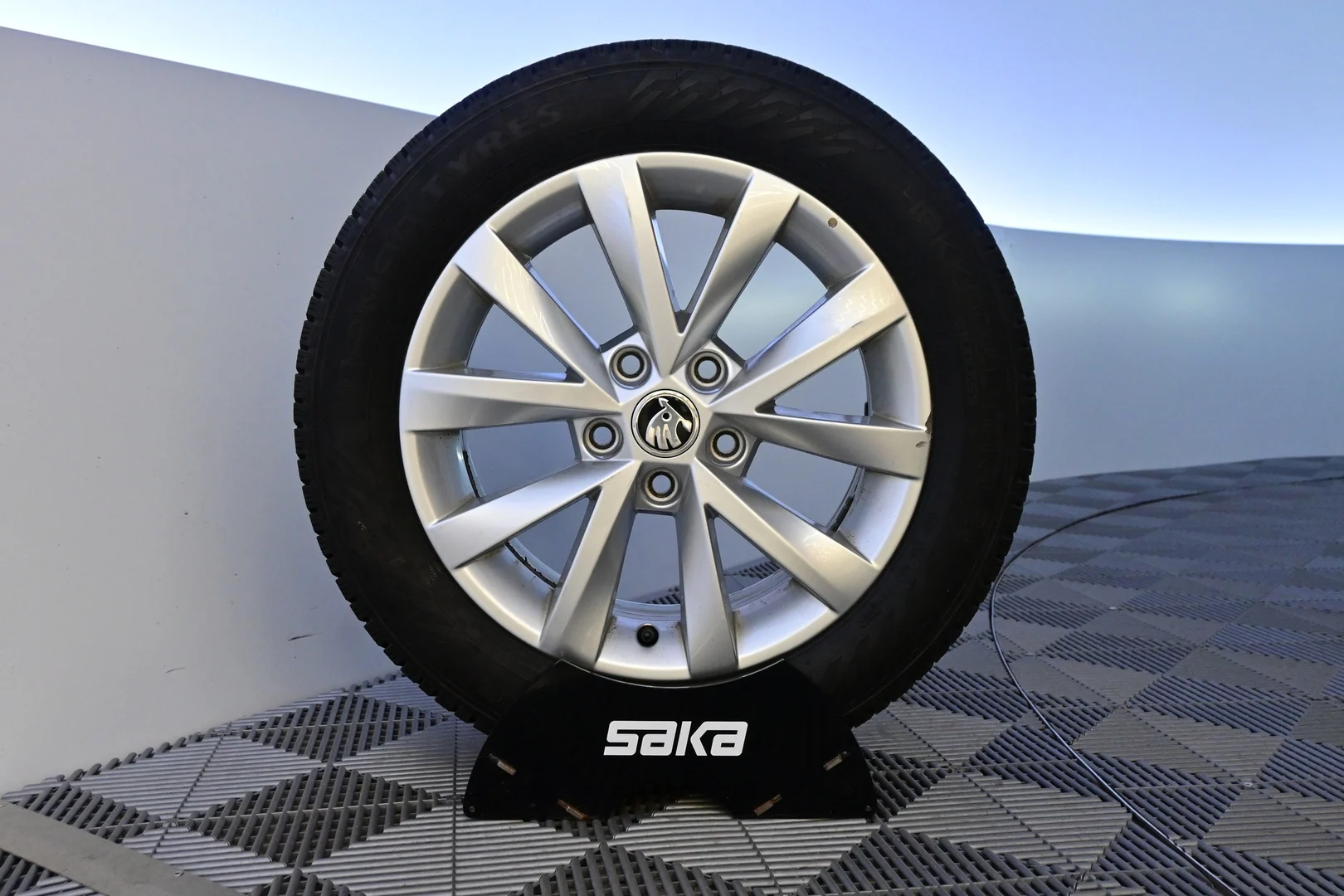 Car Image - 5dYgMaLYm2K7tMSwGBWsUT