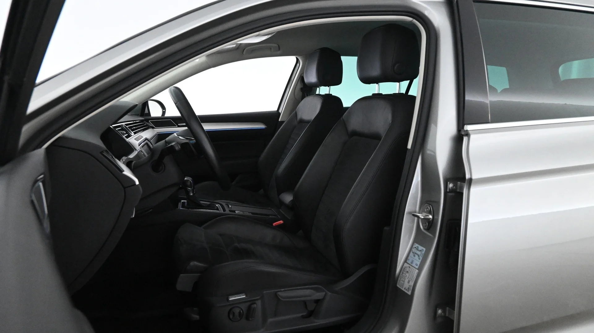 Car Image - 2dHK4f4dJsyOhgE5VV2QF0