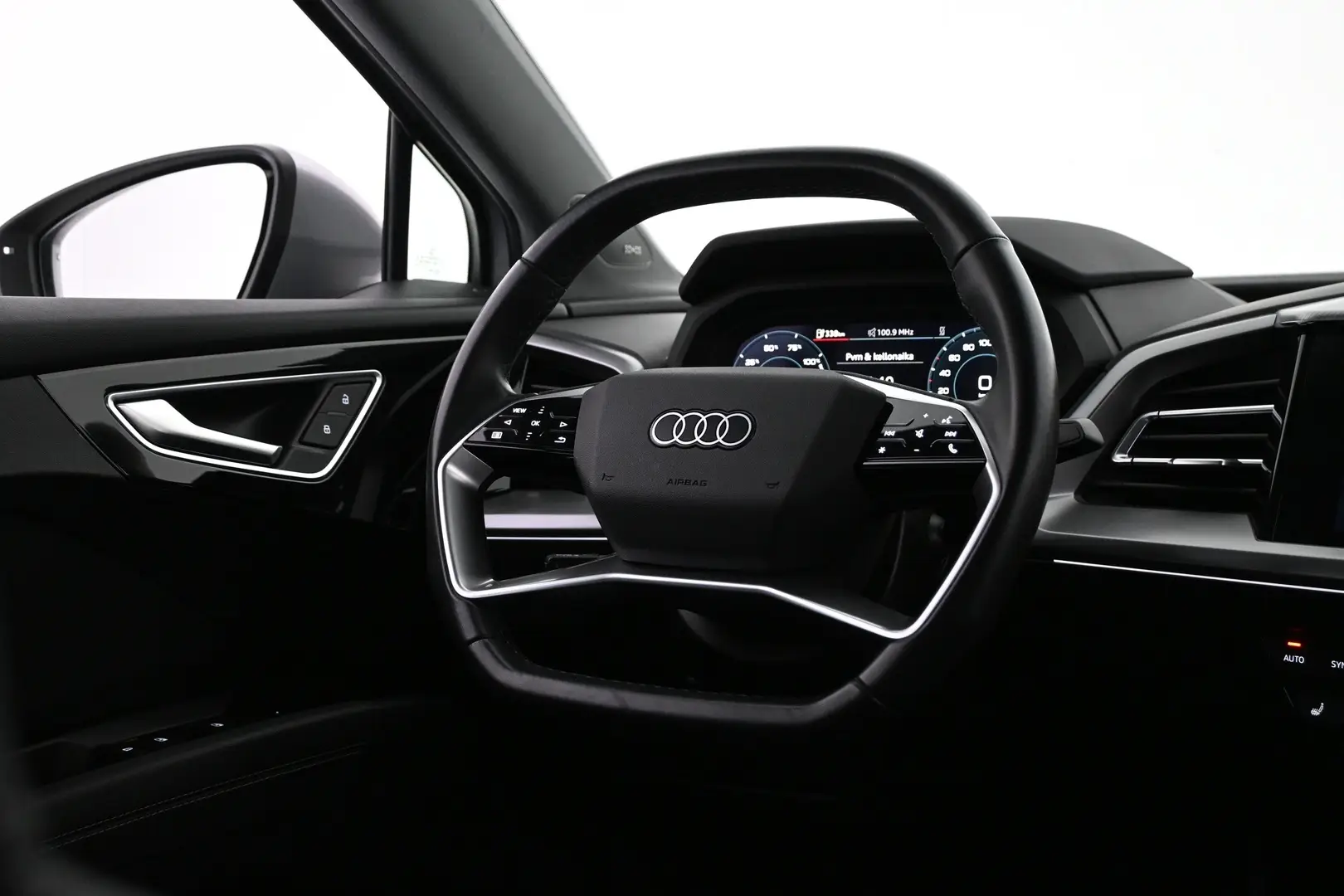 Car Image - 1CSIqdRZIsW43YDHMtjLnx