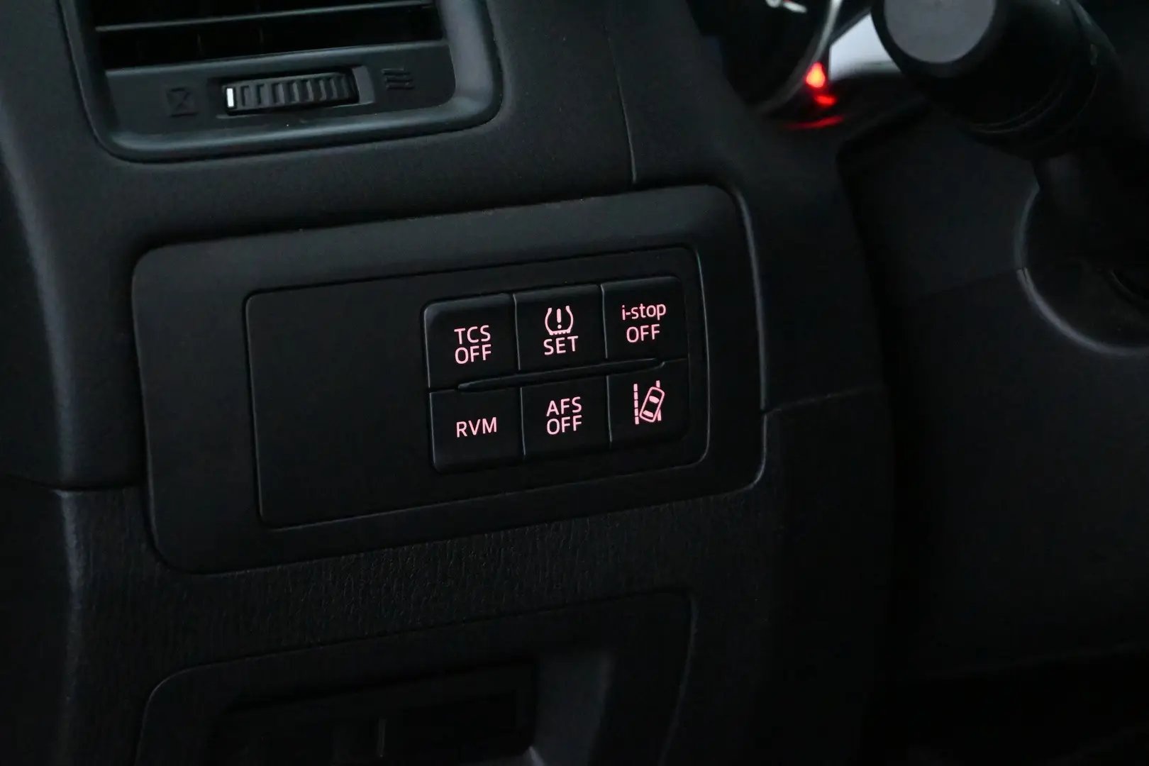 Car Image - 4VPaxx4qltKOyPrYUUQmrJ