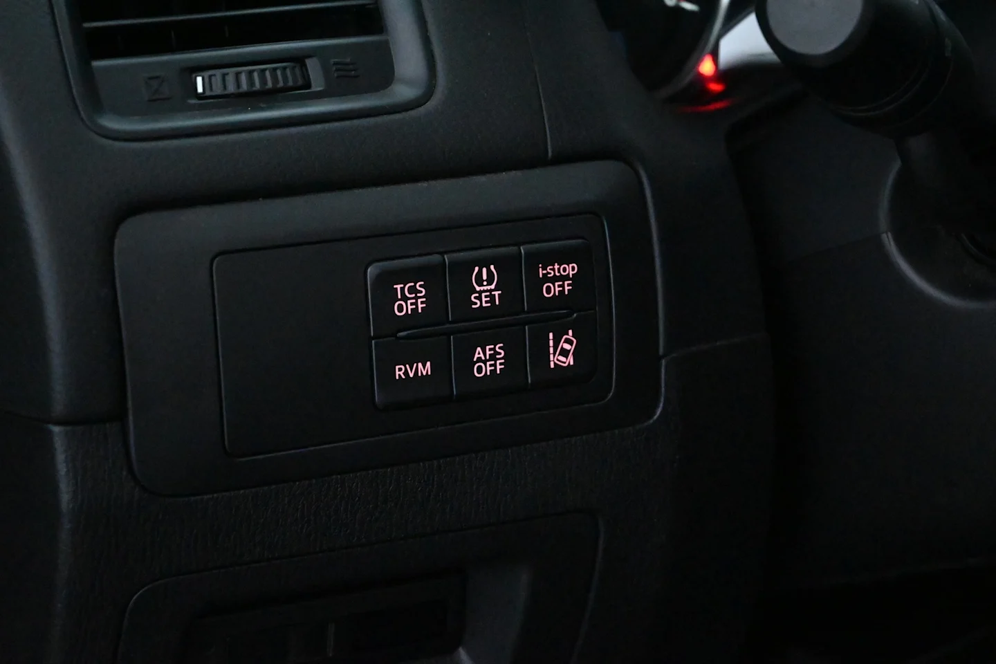 Car Image - 4VPaxx4qltKOyPrYUUQmrJ