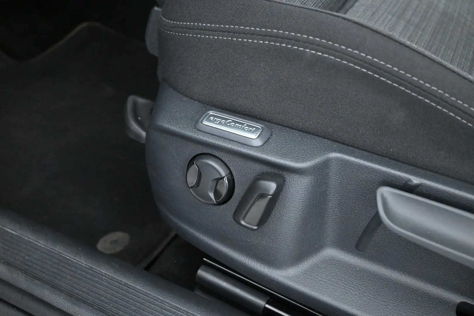 Car Image - 1rTEuP0PA41CDgRsFMF6r6