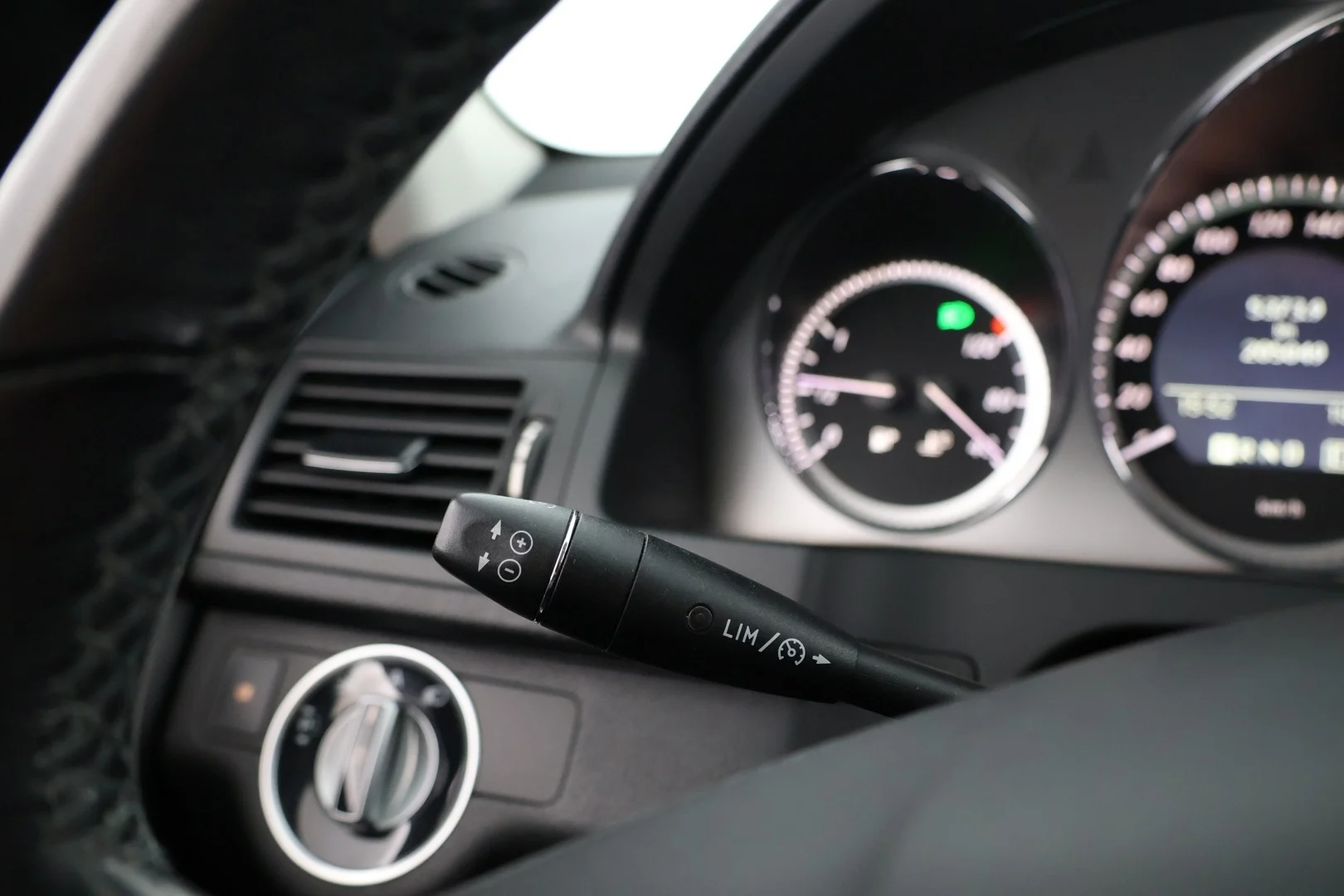 Car Image - 1HnOpsRJDrZT4IyJnHyH8T