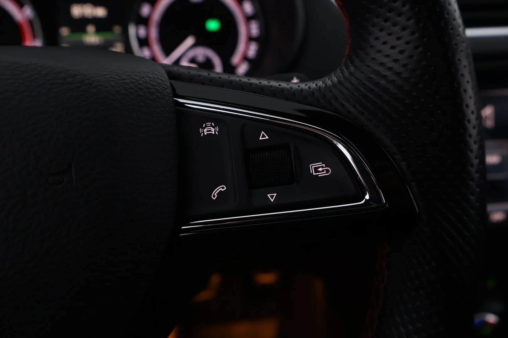 Car Image - 4sRUULHmLOjHc8s4tr56nn