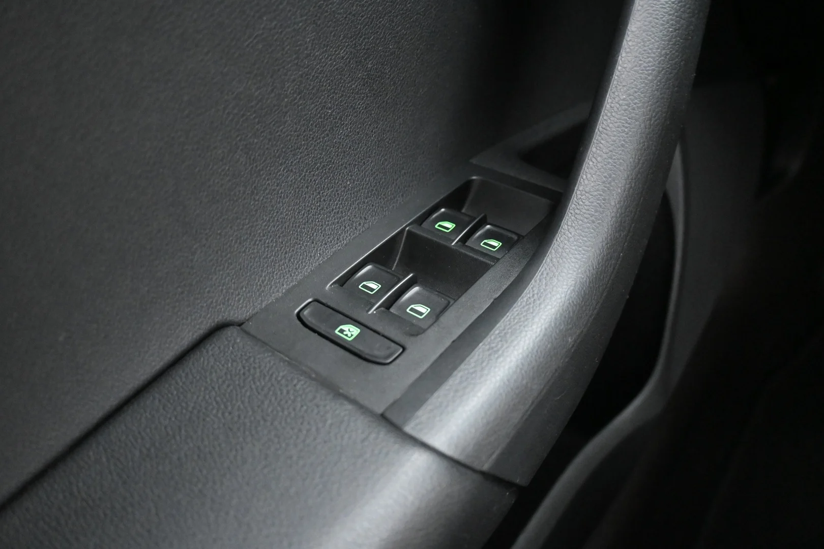 Car Image - 72YtNw0L6Q02AhpjgOzRr6