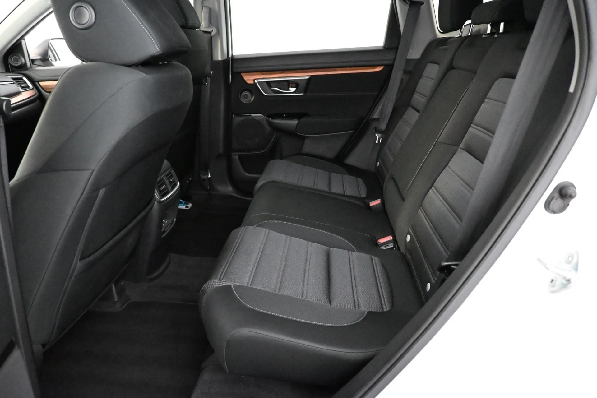 Car Image - 4B2s942IgktWgNc782bD7X