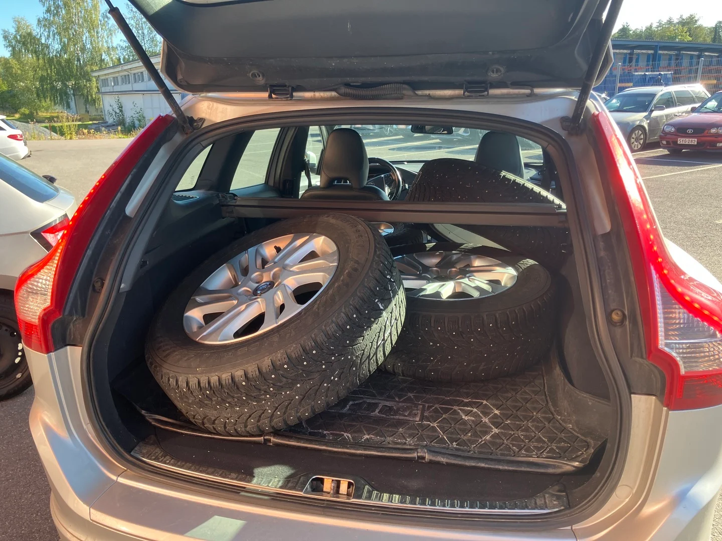Car Image - 3Dg5z9C7AV4CwT99aKVyph