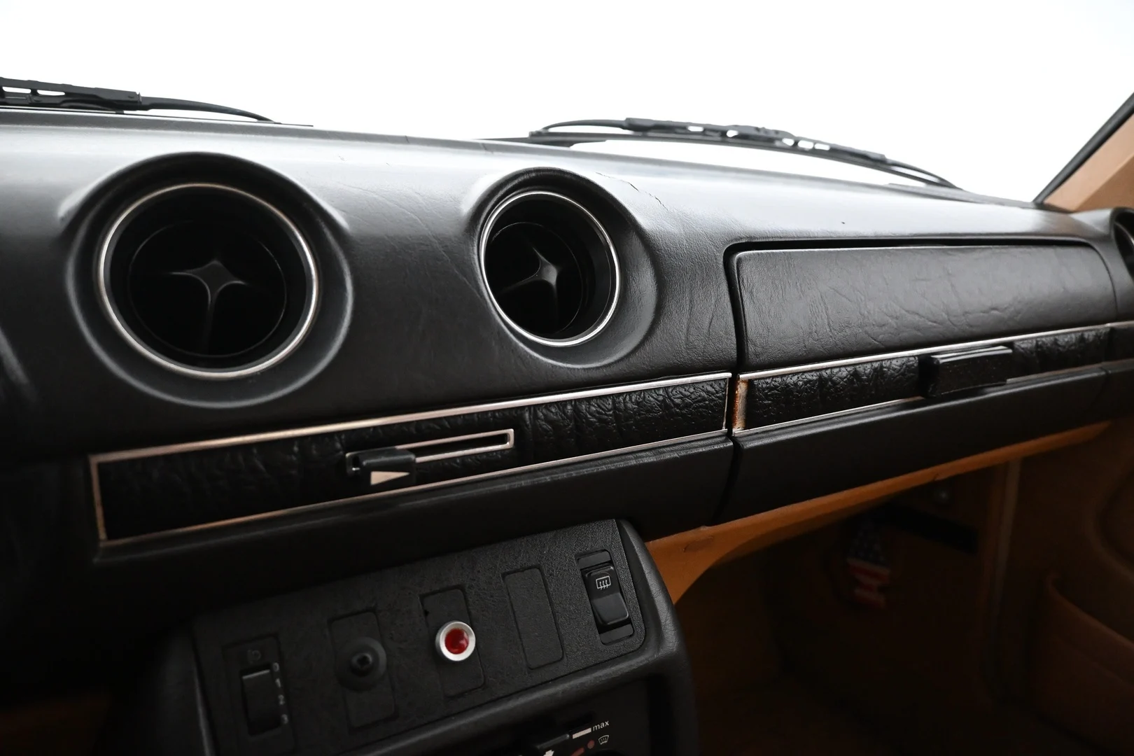 Car Image - 1Af4WYrLSiHnANscVdClj8