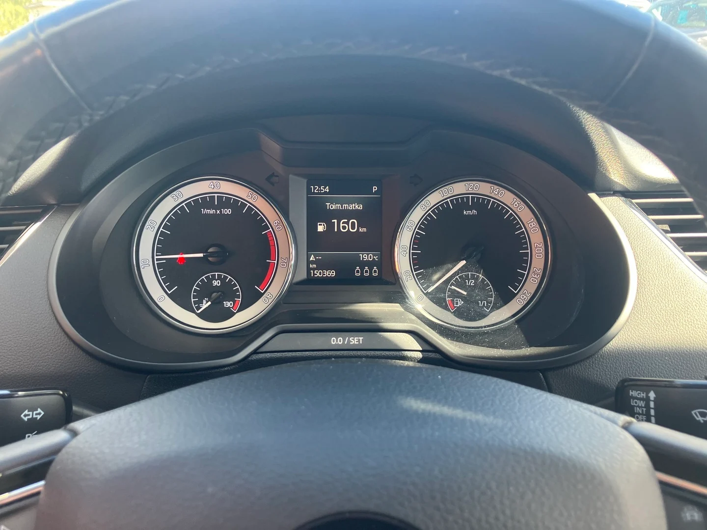 Car Image - 43BaaSW7h6c1wQUHL82tqE
