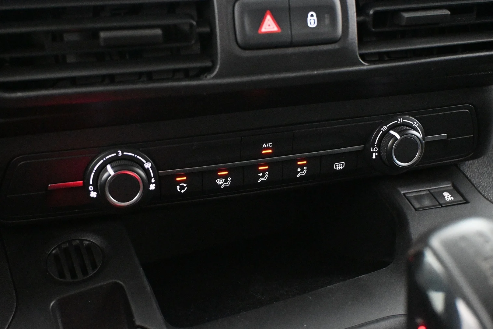 Car Image - 11jq7NfPVbdy8AlQojX4xy
