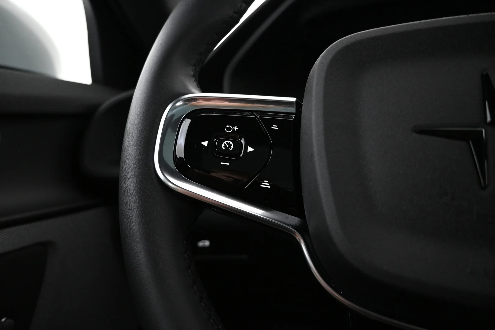 Car Image - dsioJmzP7uSlrhfGja17c