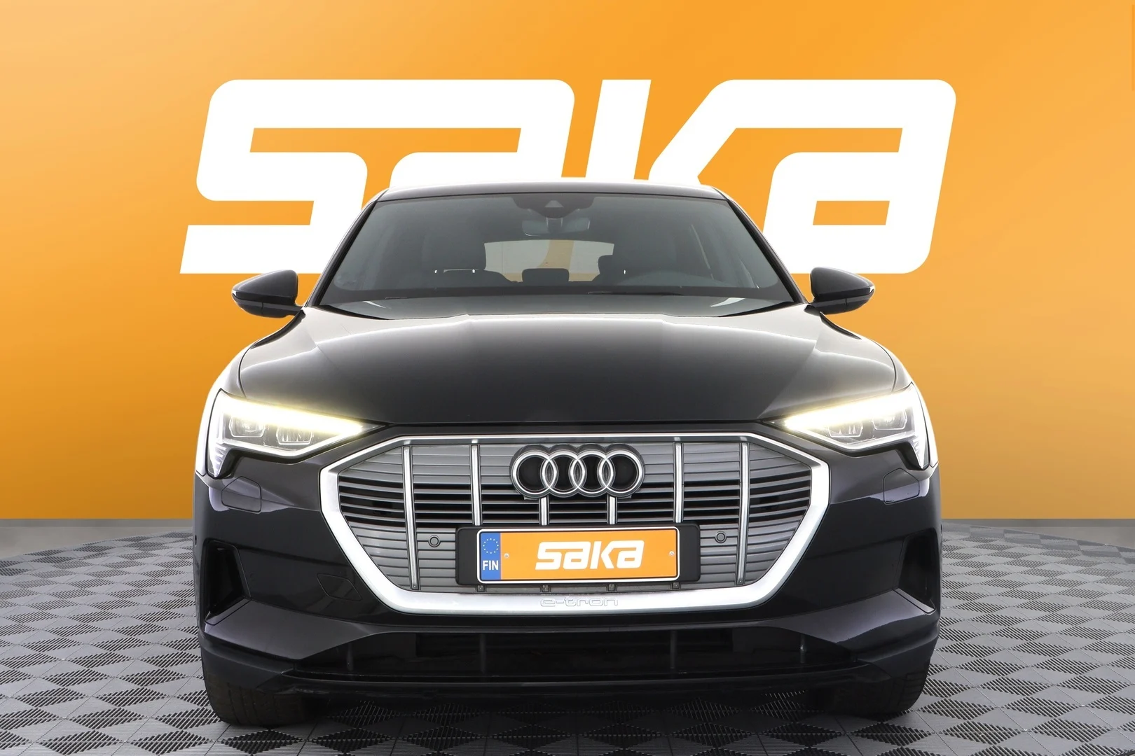 Car Image - 2LU8zTURWrBpoe0tWrrnM1