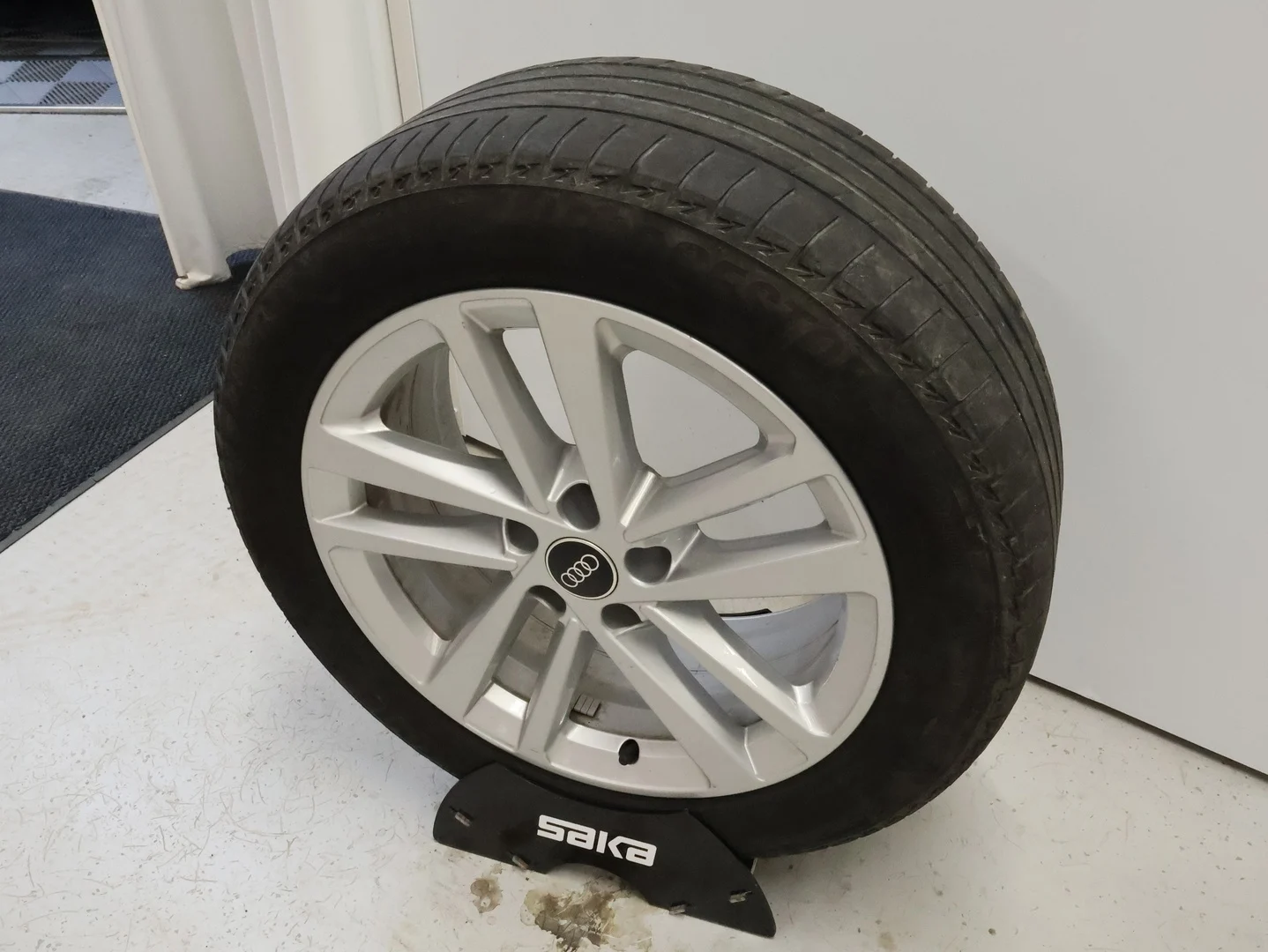 Car Image - 3xzIxFtcVHdUqZOpXLaoxO