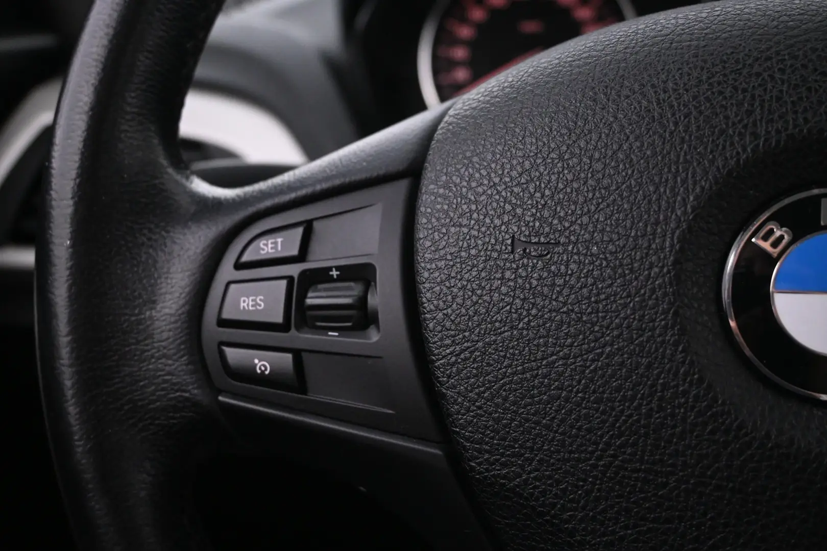 Car Image - 1N43tB7OIDQbtbX0cmvmGb