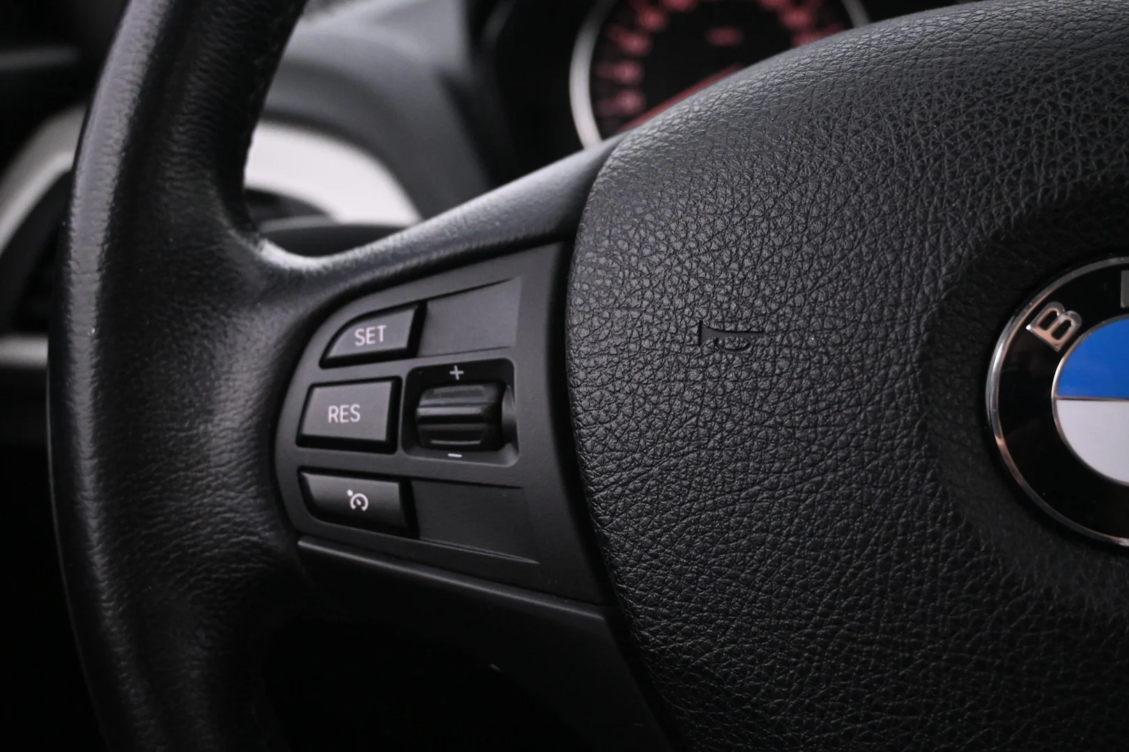 Car Image - 1N43tB7OIDQbtbX0cmvmGb