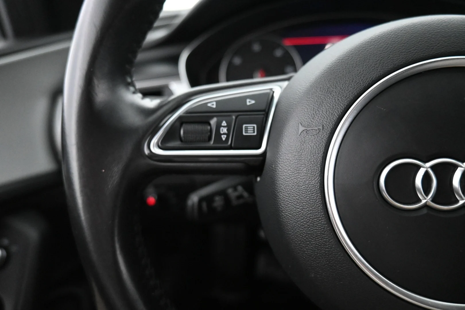 Car Image - 2M6WbS5v0Yo7MAR2w8GTmG