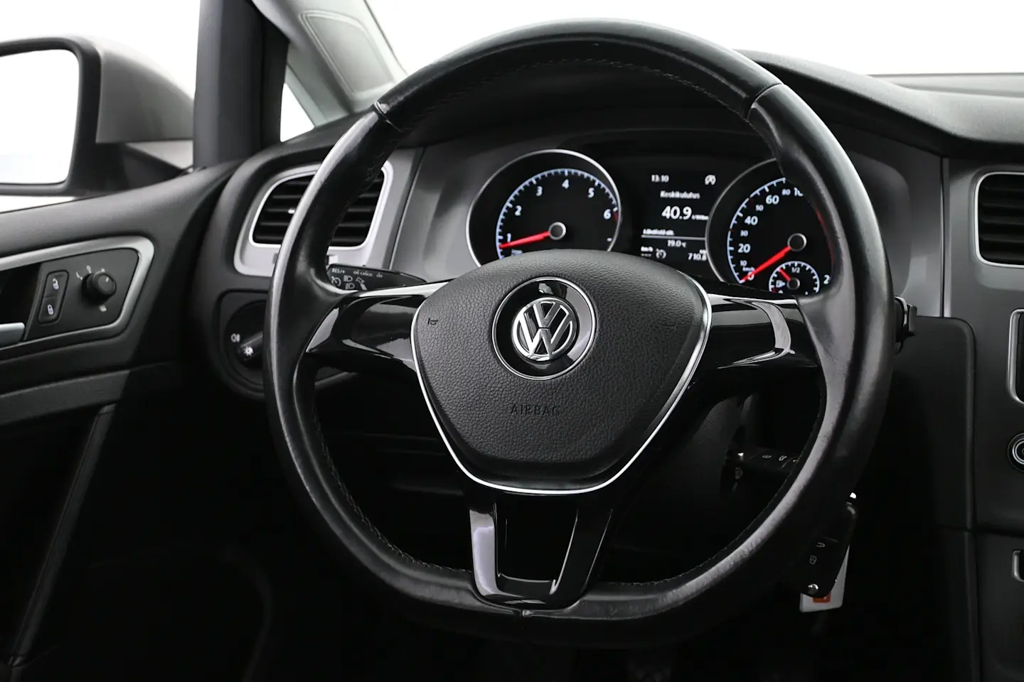 Car Image - 2yxUhVxltFYYS4N3SUoCmF