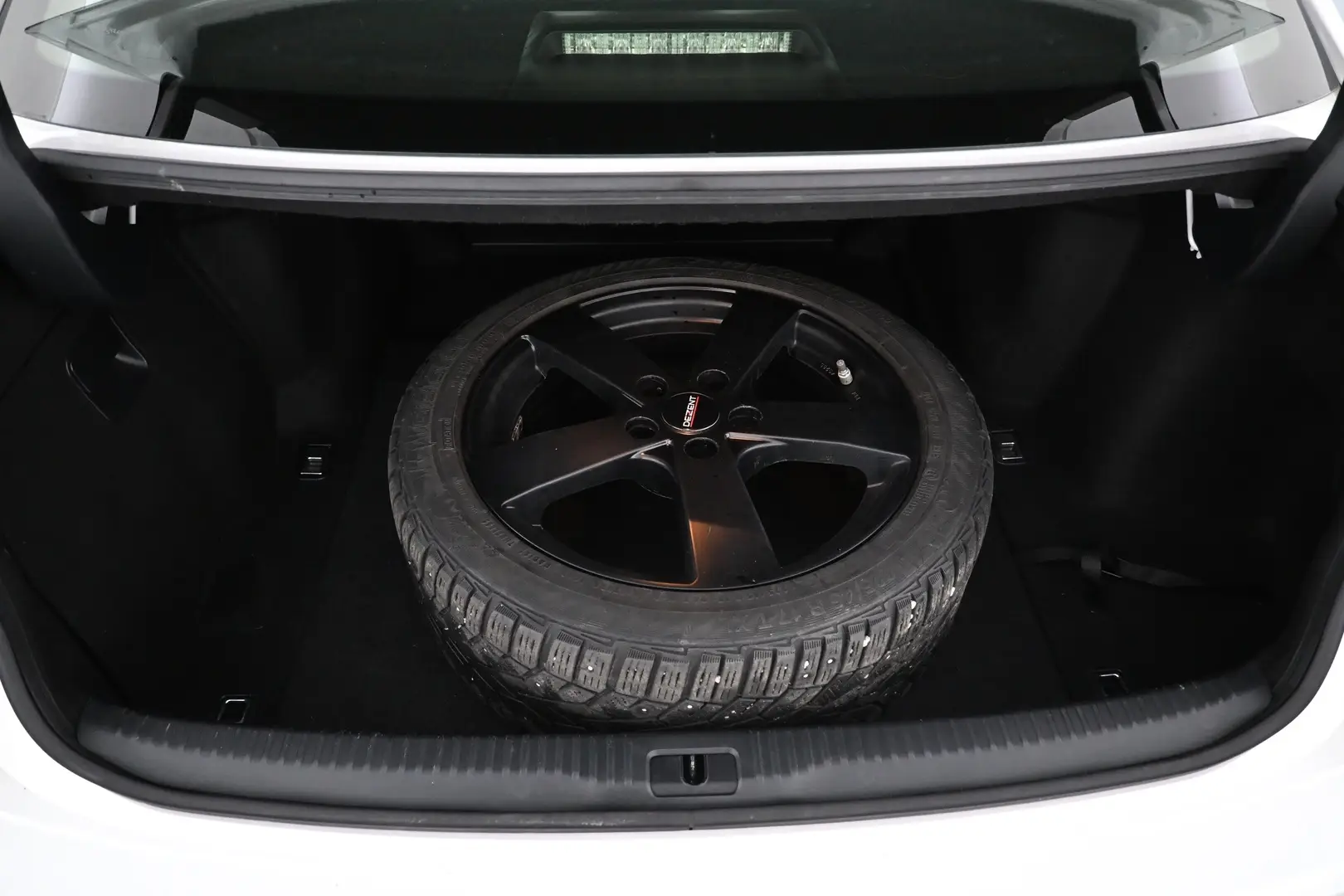 Car Image - 3rWvXhbzmb2l4UVNRs3abO
