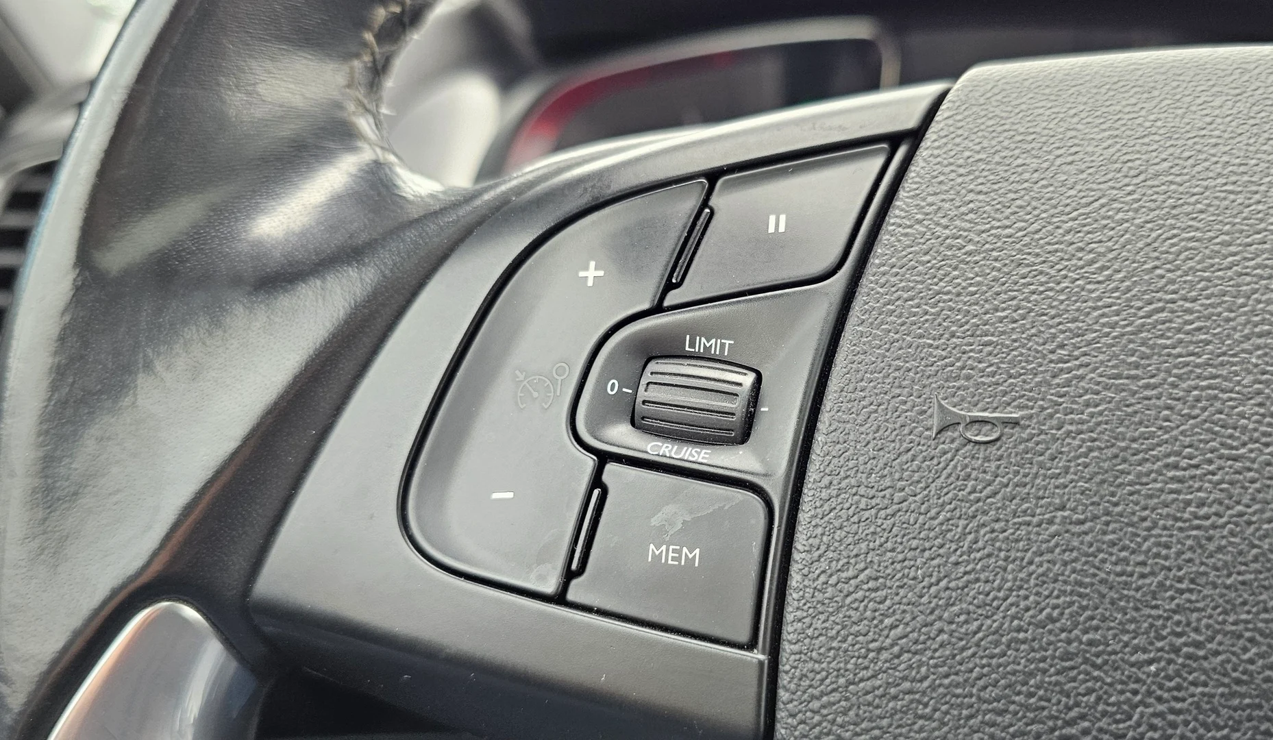 Car Image - 4JbTiNJG5eDWpAGPH9CApQ