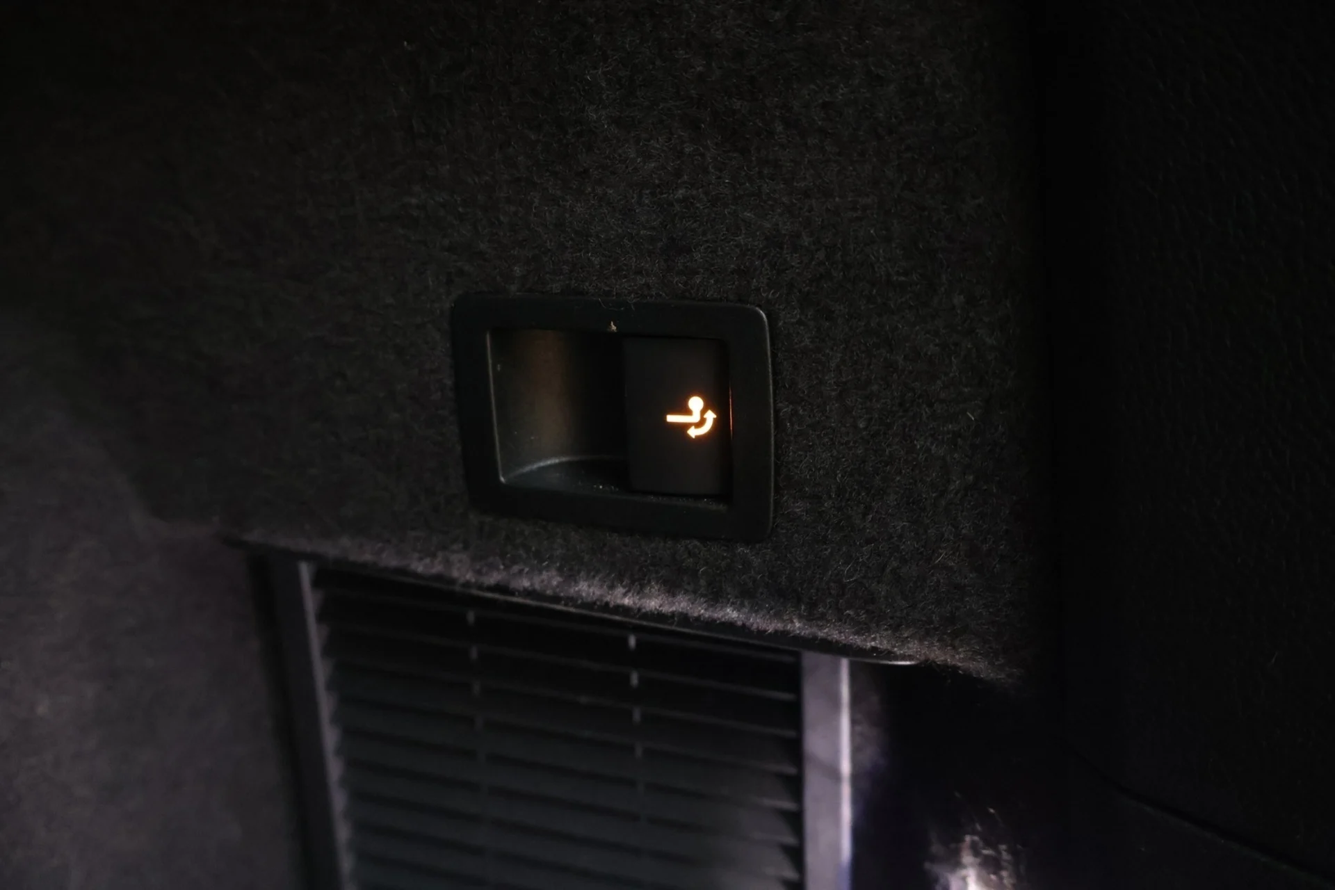 Car Image - 1ZaSqqLj9dmPGvbG4FlckW