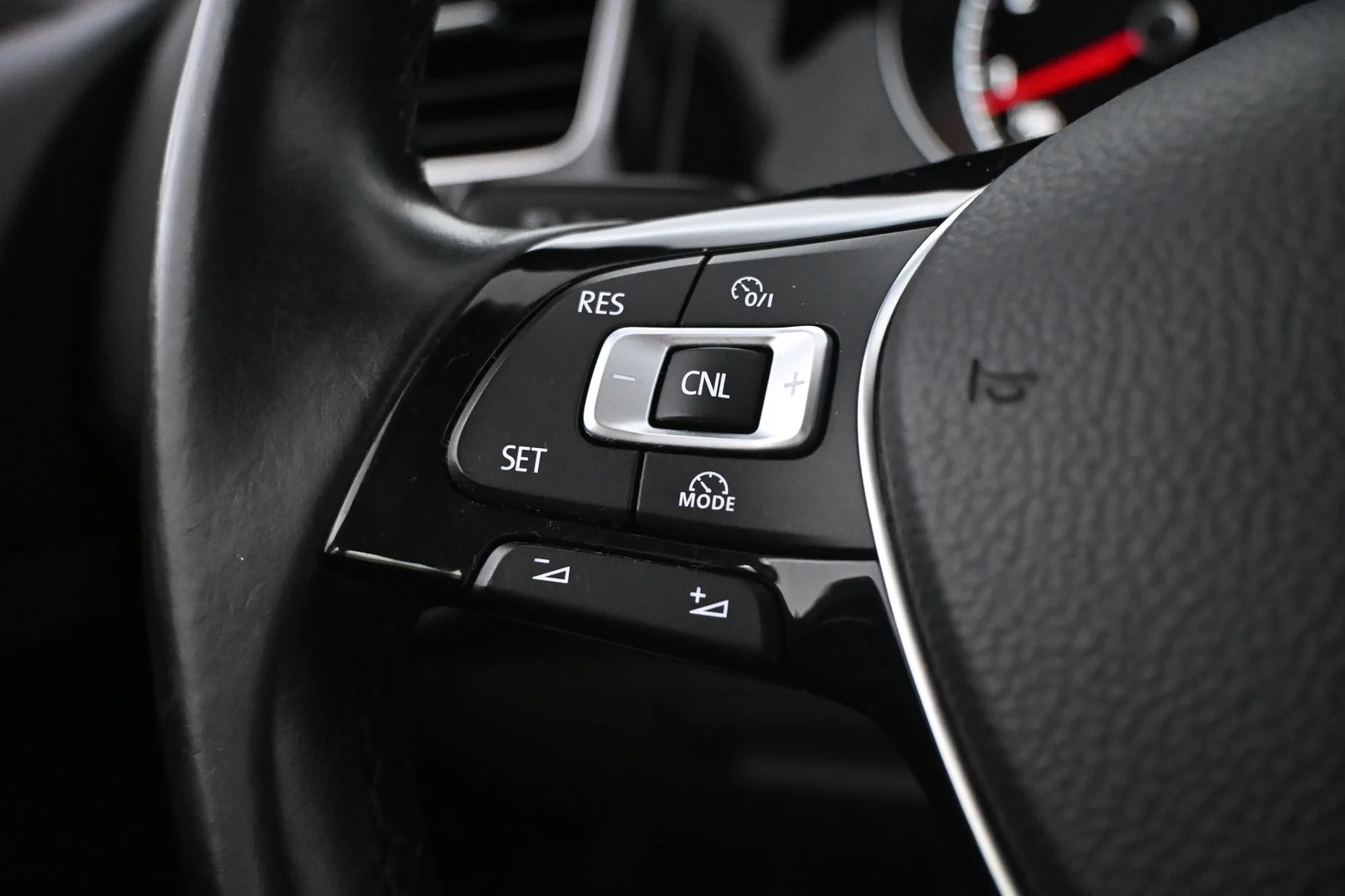 Car Image - 2Zxz7j1ddcHG8kEoZDGRNn