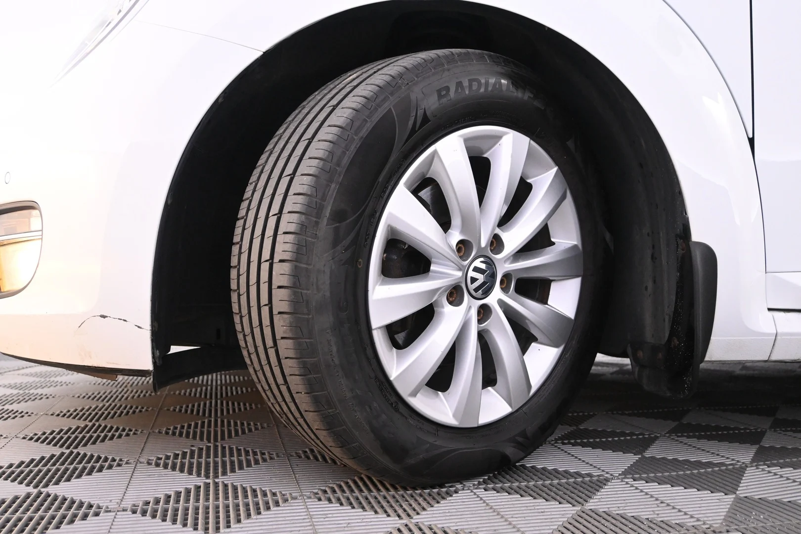 Car Image - 2rY1hAMRHXKXXssoeoayOt