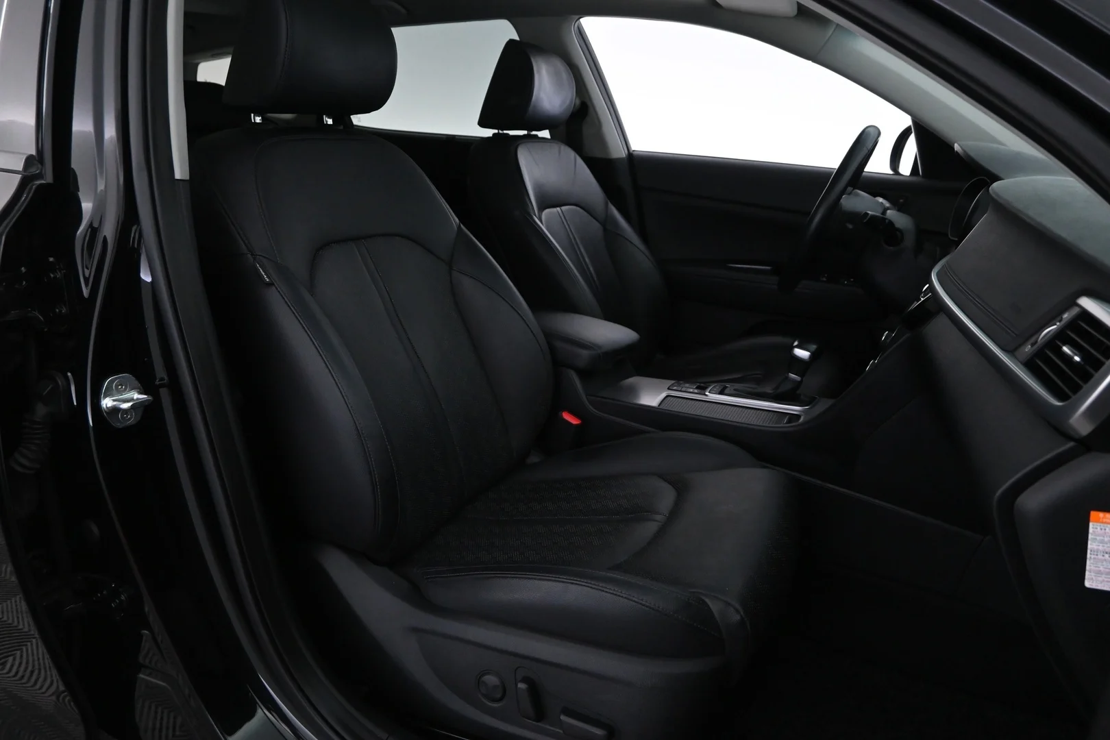 Car Image - 4iIj78jPLlrK8i3roFrBuI