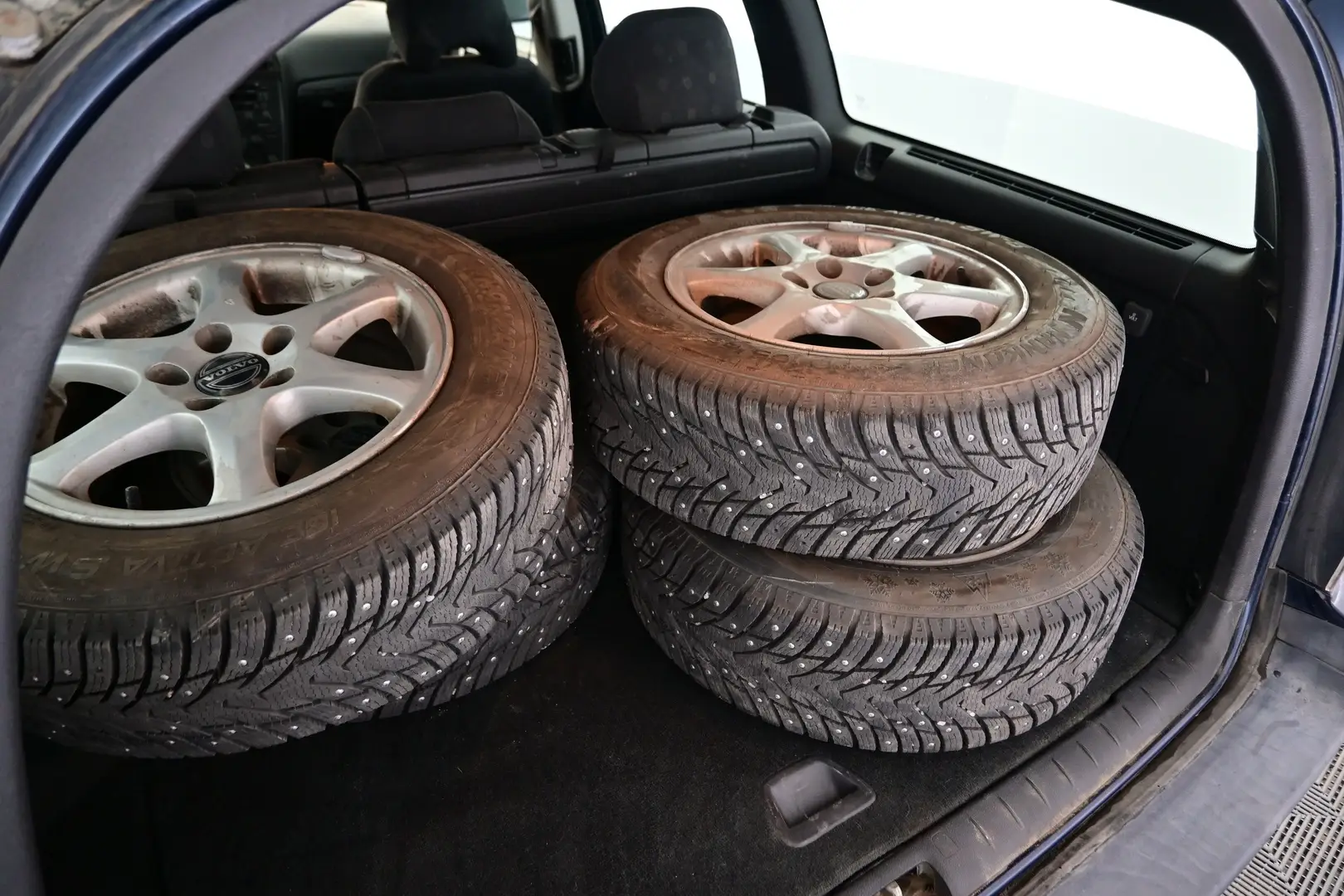 Car Image - 6GNoB31sqs17gCoWHsFu4e