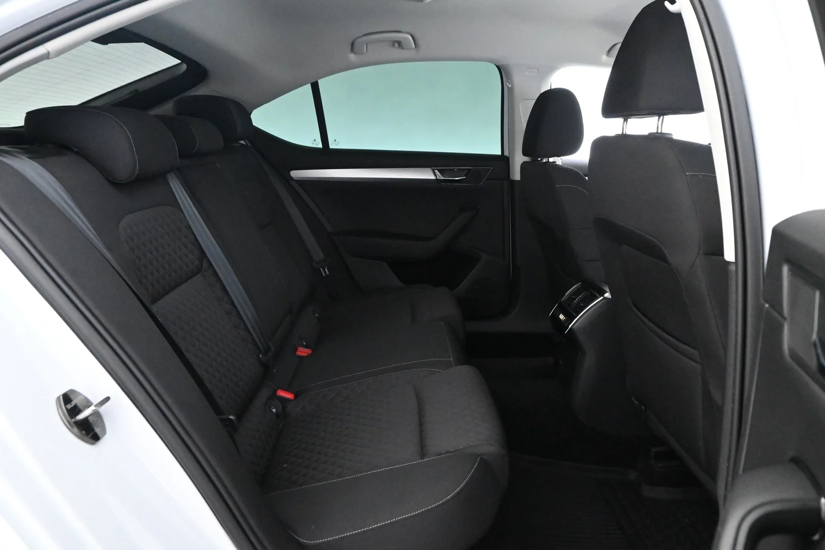 Car Image - 37uLGZlfg4mDXVQZo50t25