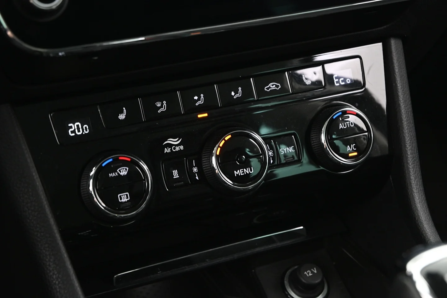 Car Image - 18XN1WL3c4vSF55U1BgOzL