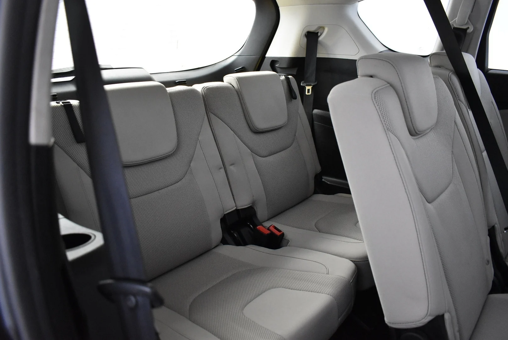 Car Image - 3mM3qLM4ar0ttZ15BgMBwk