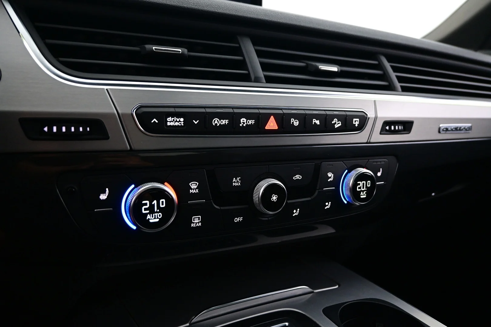 Car Image - 4Gi34Ug9mX32X2J4J4qWoF
