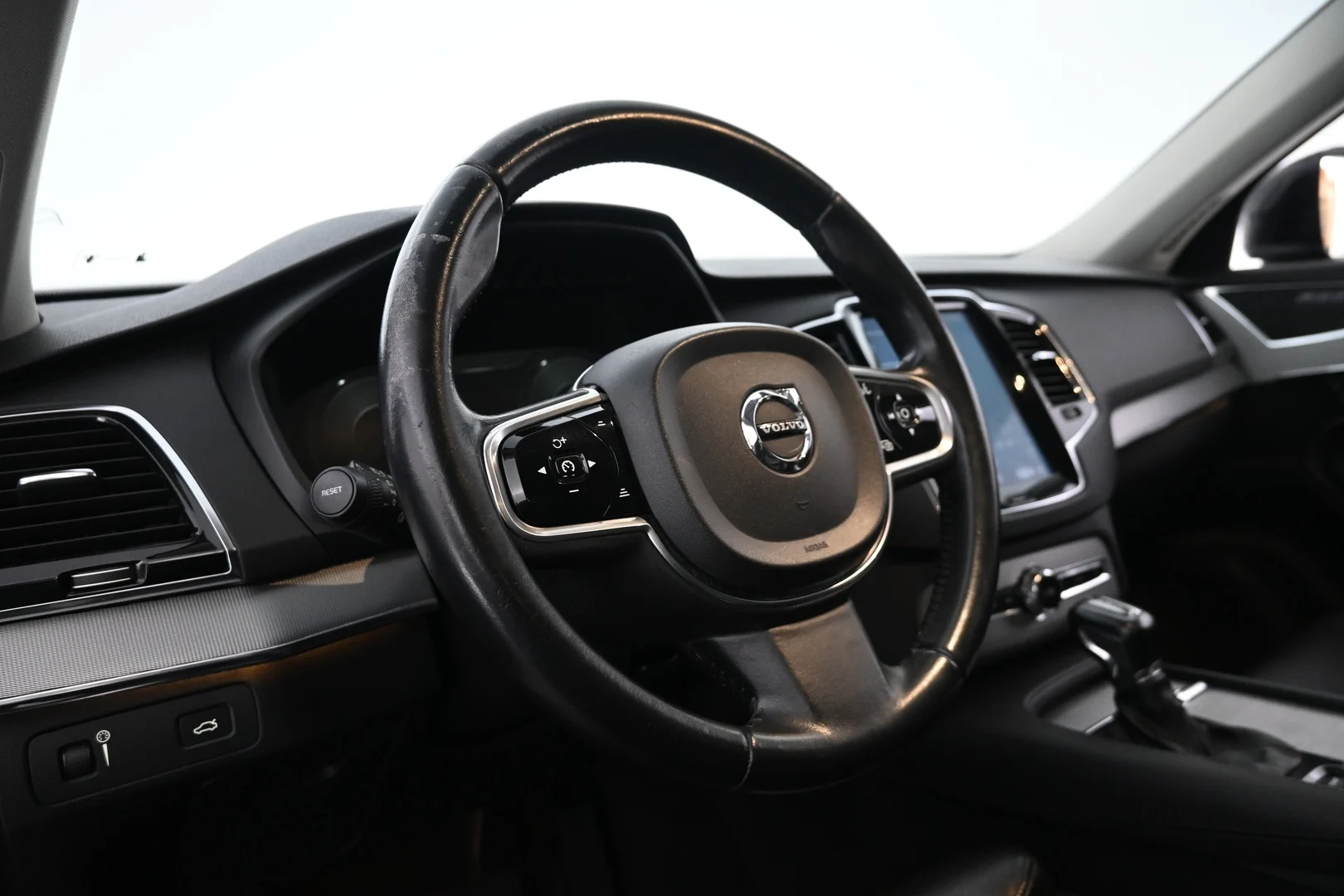 Car Image - u2XPAizXwWhnufjW9THcP