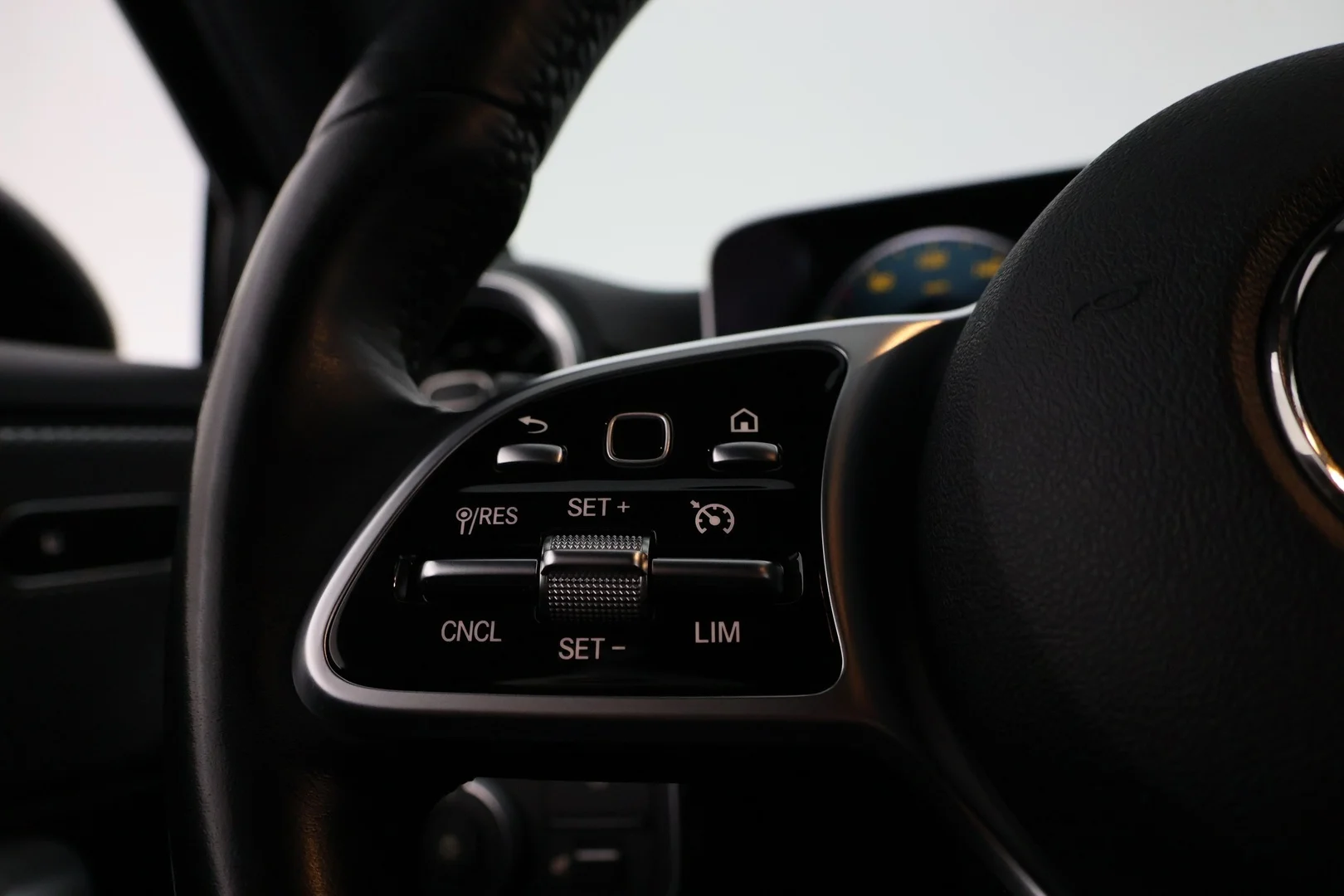 Car Image - 1xqqTilM2s5MIOs3Z6WB9E