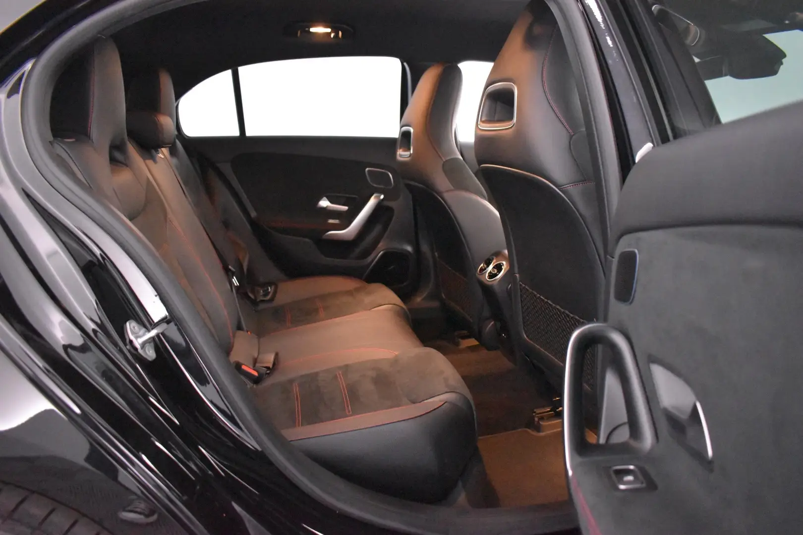Car Image - 65i1ArUqrD26i5Yop890DL