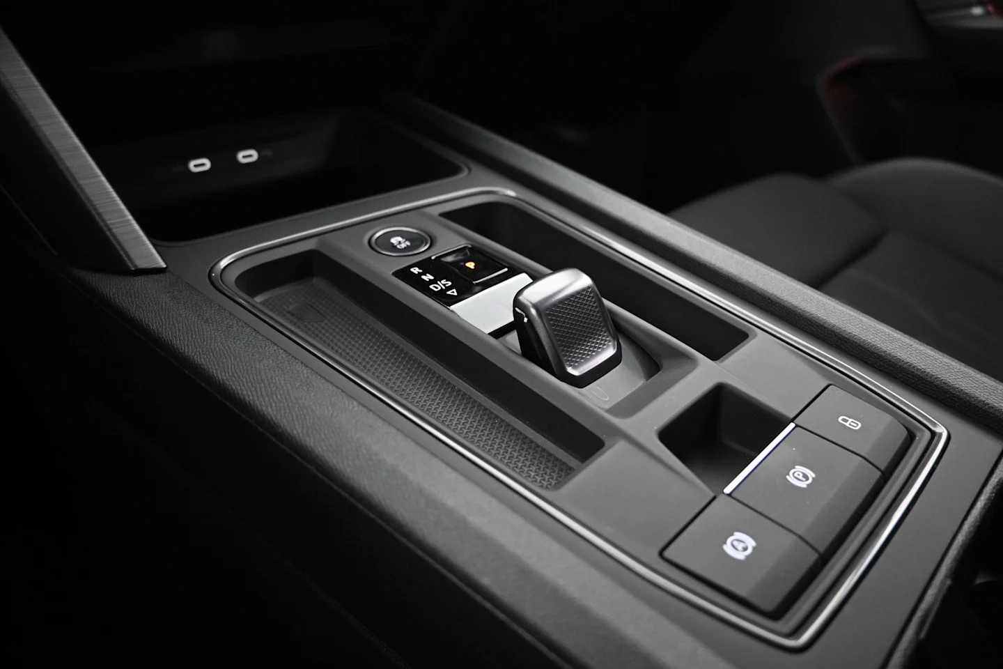 Car Image - 6qUmPknYV8RbM7Ee1X80BK