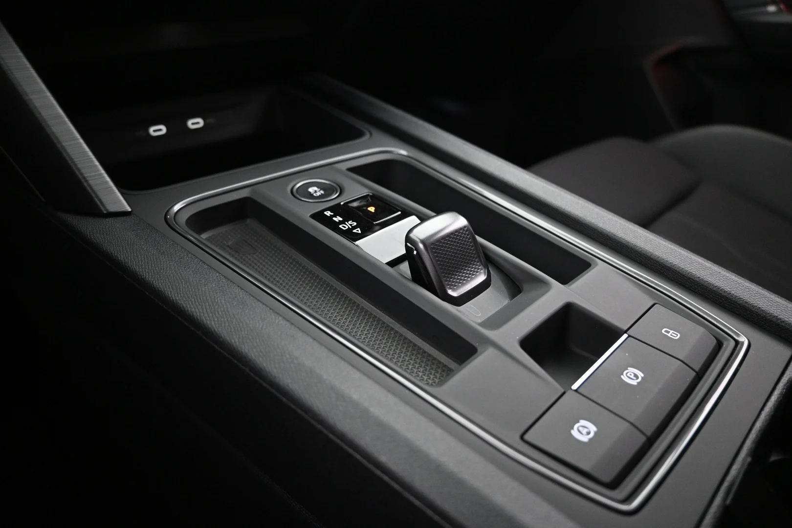 Car Image - 6qUmPknYV8RbM7Ee1X80BK