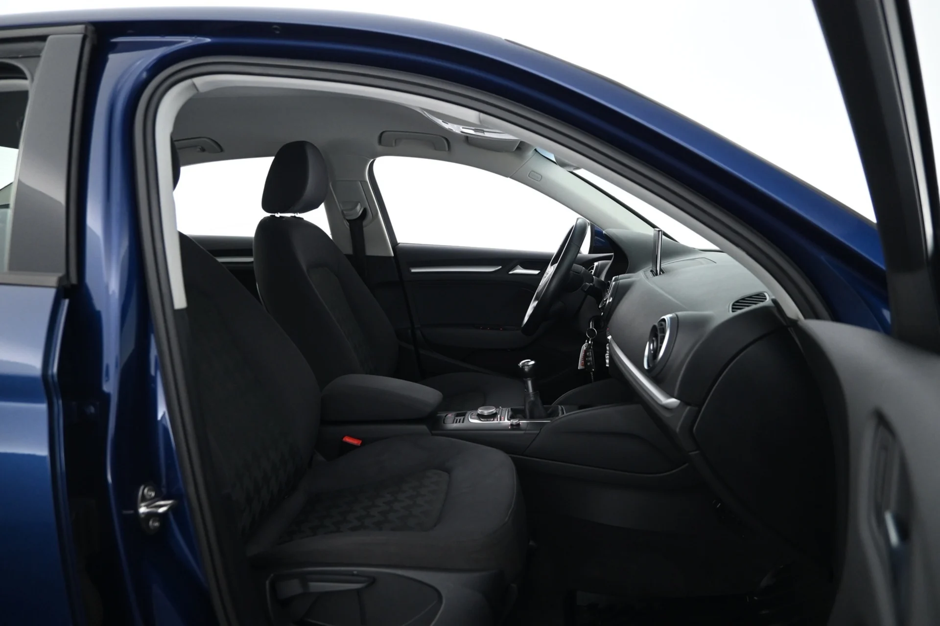 Car Image - 625RYiGndXAin4ePN72yER