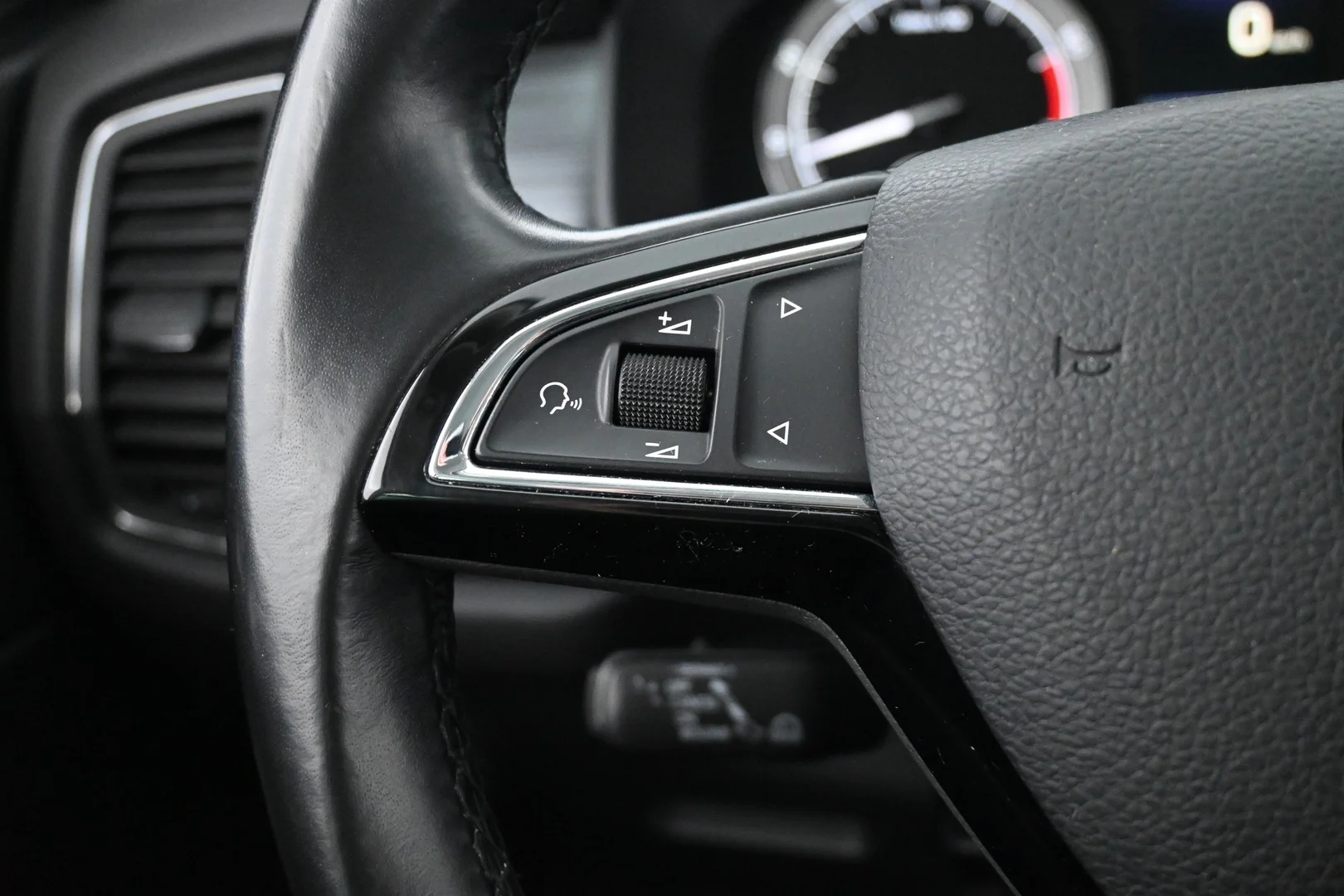 Car Image - 1TjRrVZqcoVDMxGxkpf4dN
