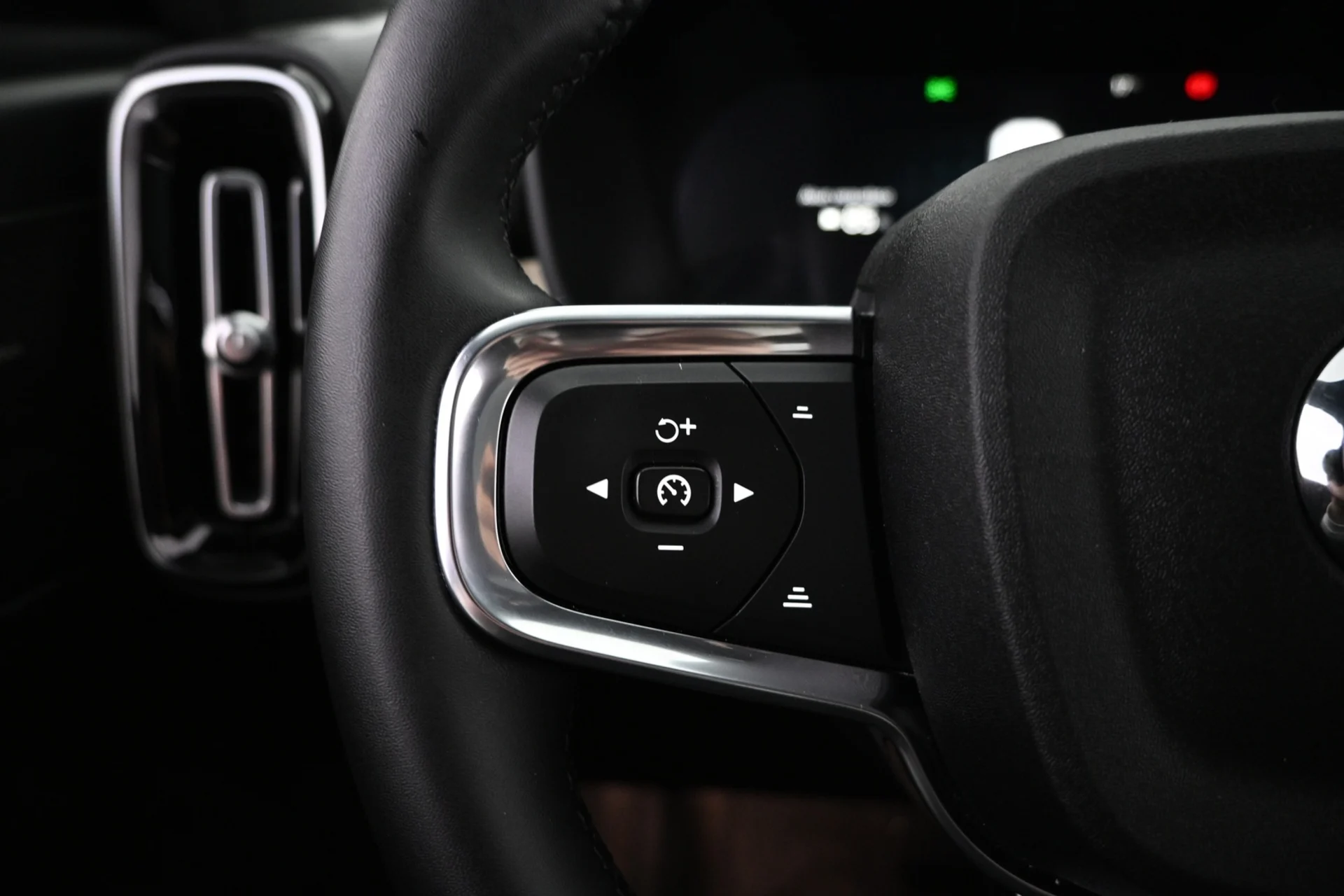 Car Image - 1luzKeOXComeMJFng3RC7Z