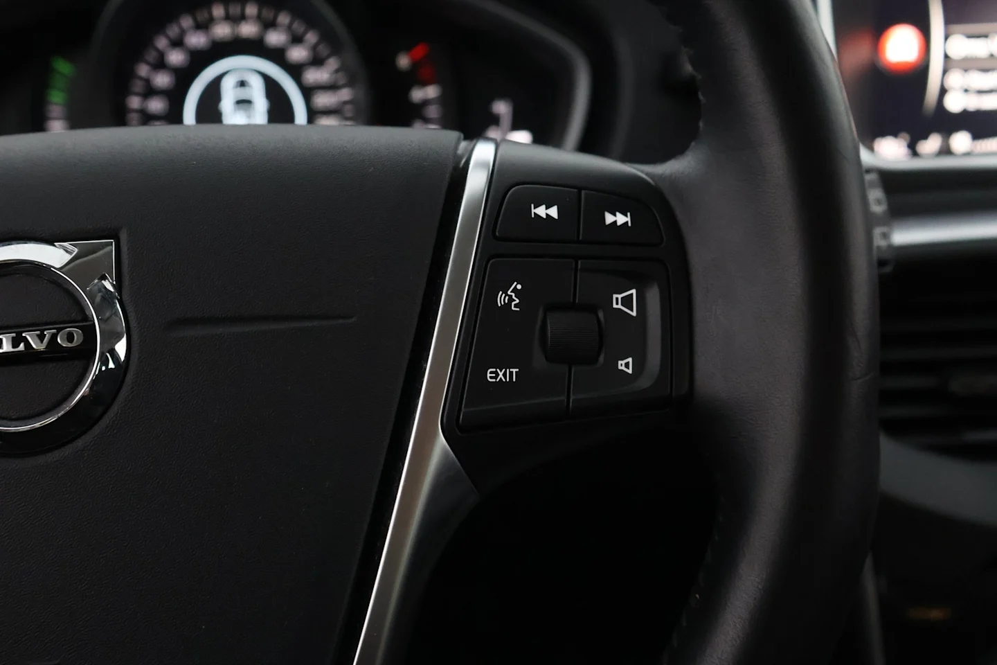 Car Image - 1nRw2r5FBTmiQQGpaHdzPR