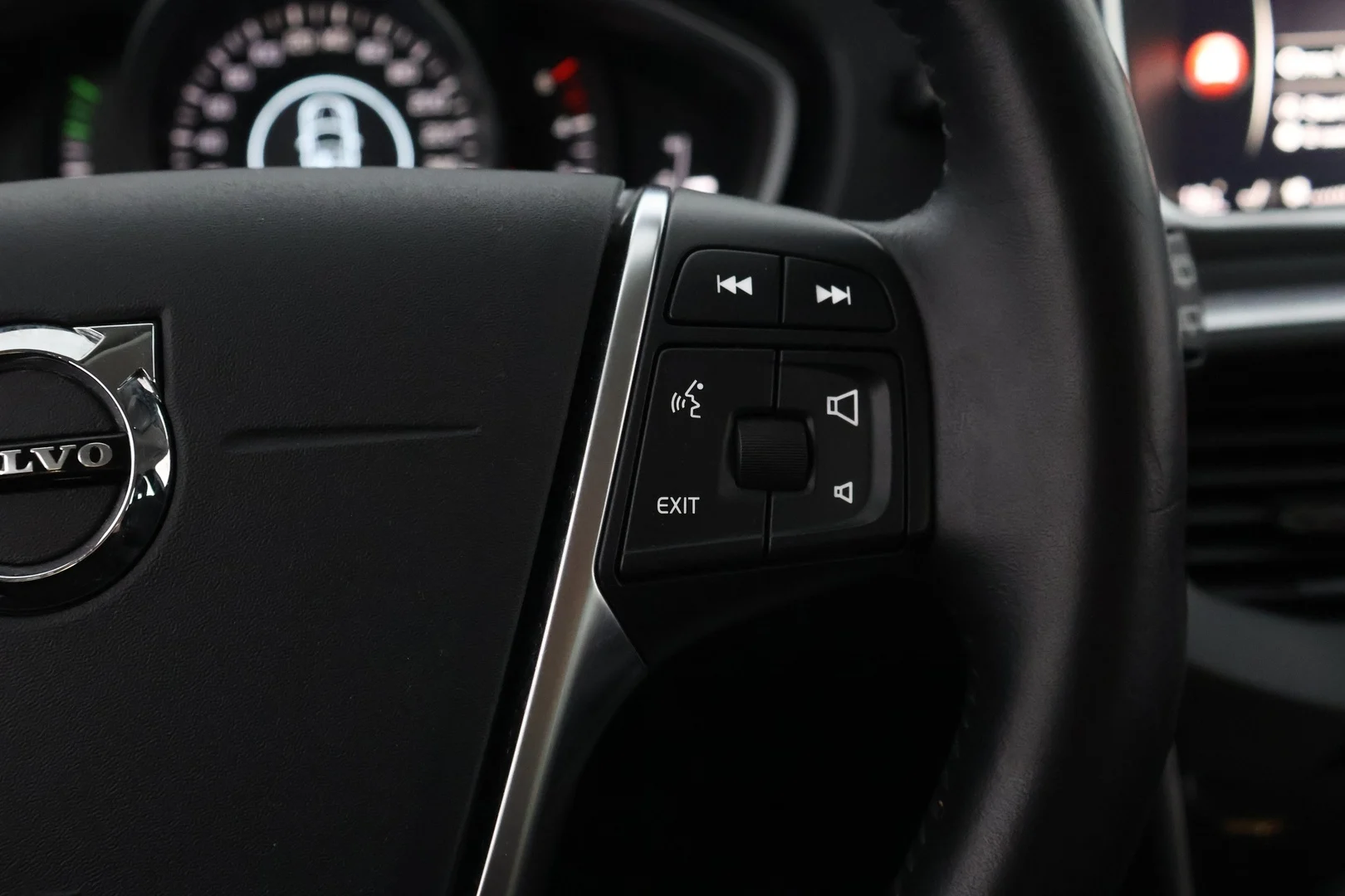 Car Image - 1nRw2r5FBTmiQQGpaHdzPR