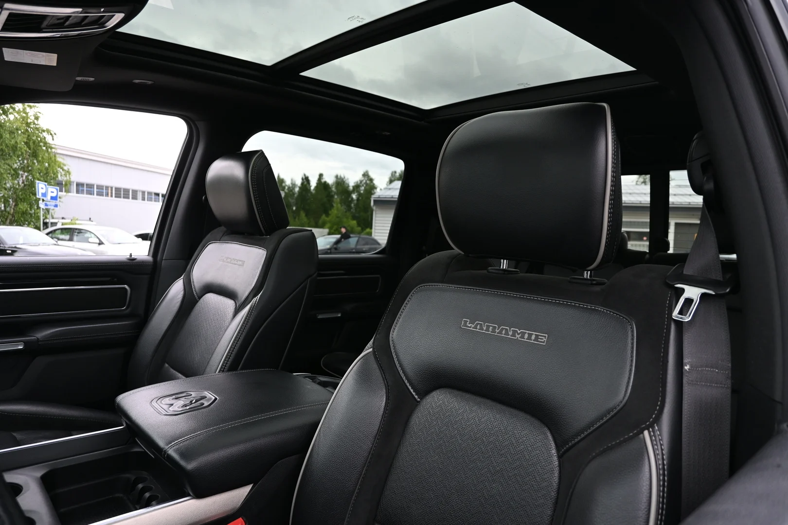 Car Image - 26WSk6kyeyvDoexXqyZiEj
