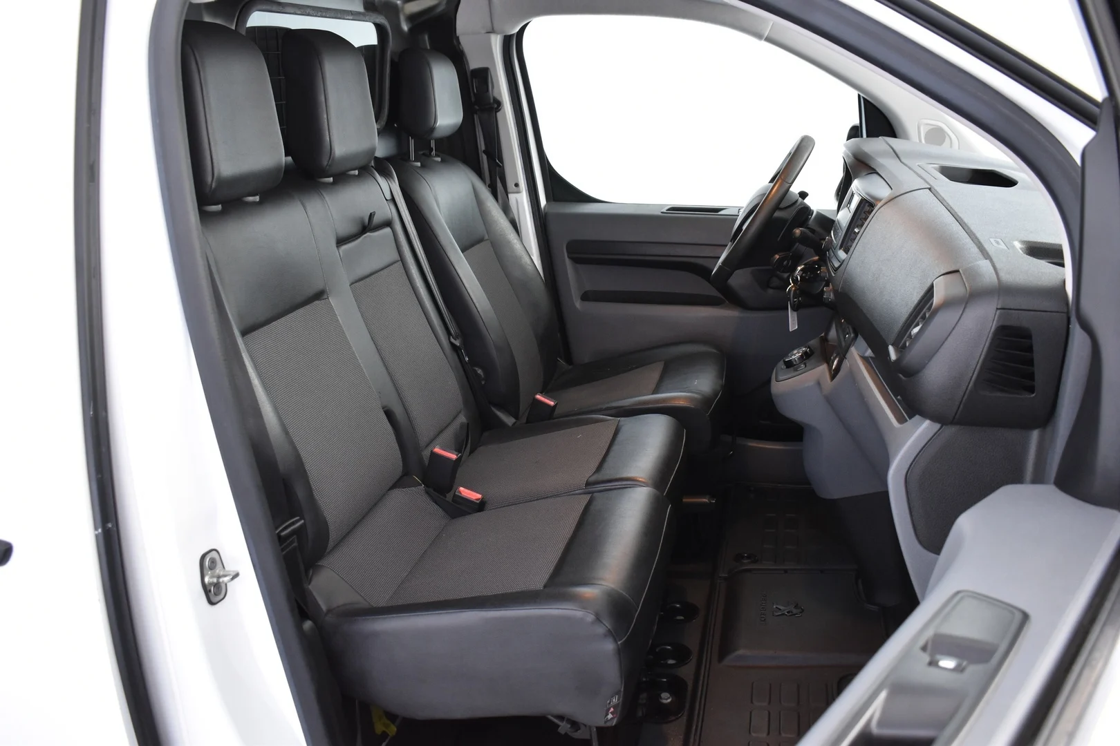 Car Image - 6jL4xAl0D0VtAY848oSD8X