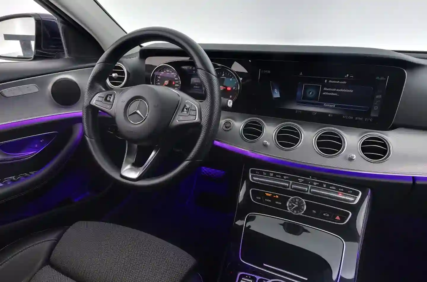 Car Image - 3IE0saZJOwIe47ioD0UjPC