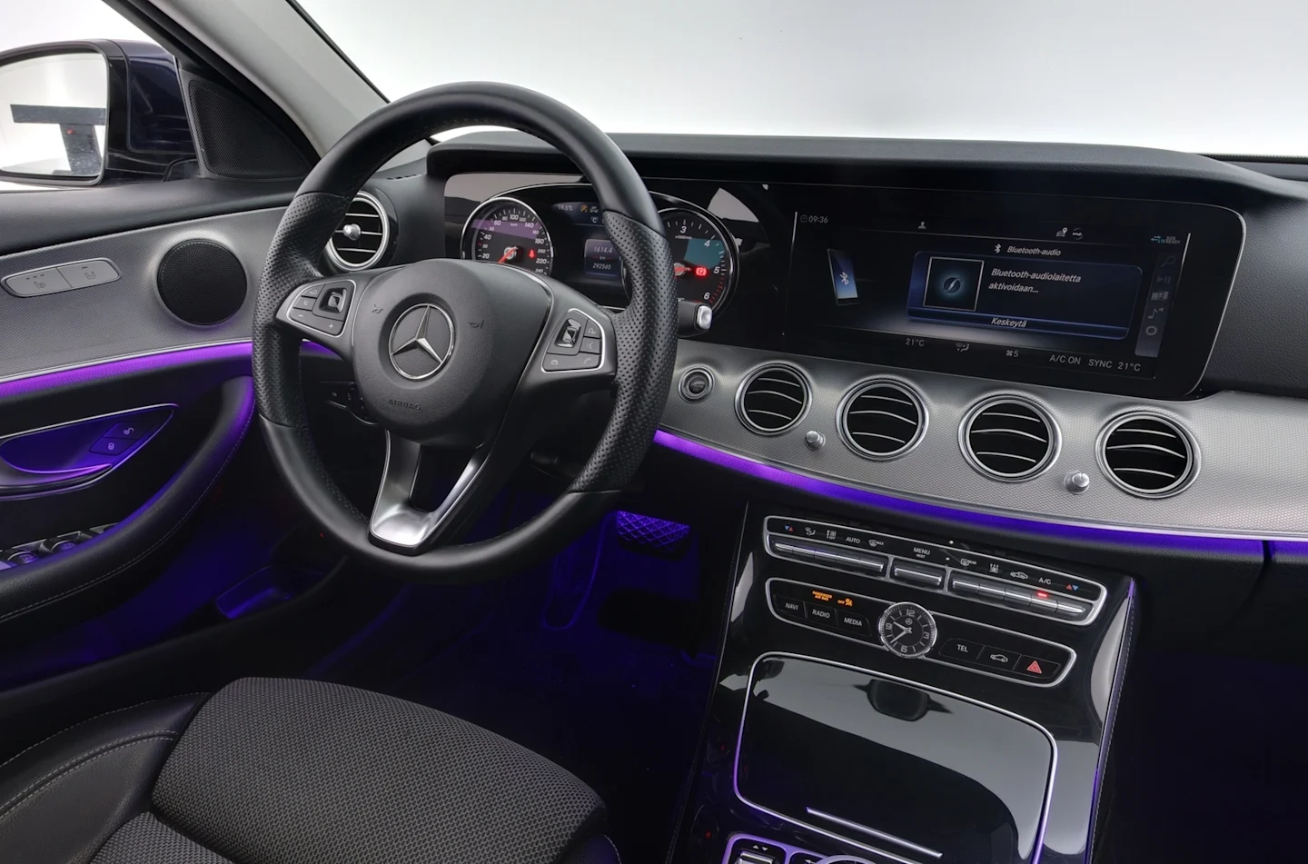 Car Image - 3IE0saZJOwIe47ioD0UjPC