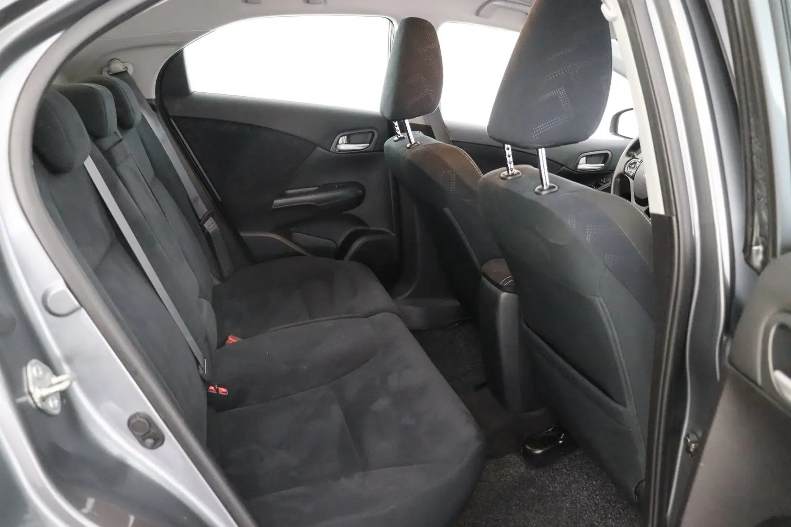 Car Image - 6Q7inZkICJj4pEdM0WeNG